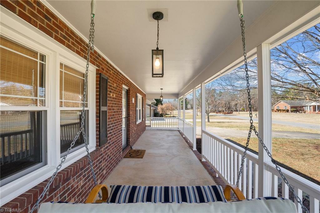 Property Photo: 254 Huntingdon Road NC 27295