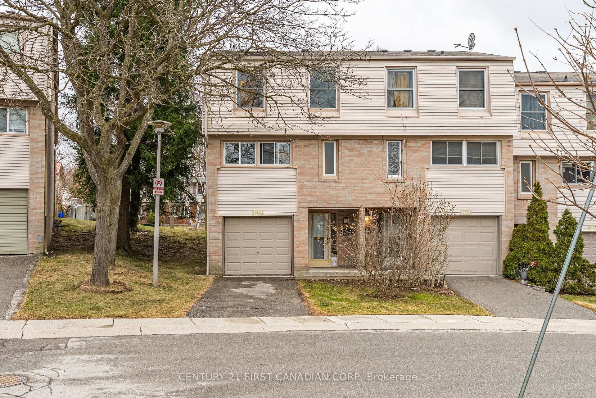 1252 Limberlost Road  London North ON N6G 3A5 photo