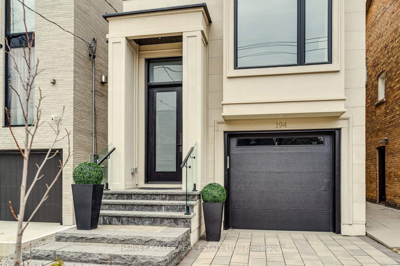 Property Photo:  194 Sheldrake Boulevard  ON M4P 2B5 