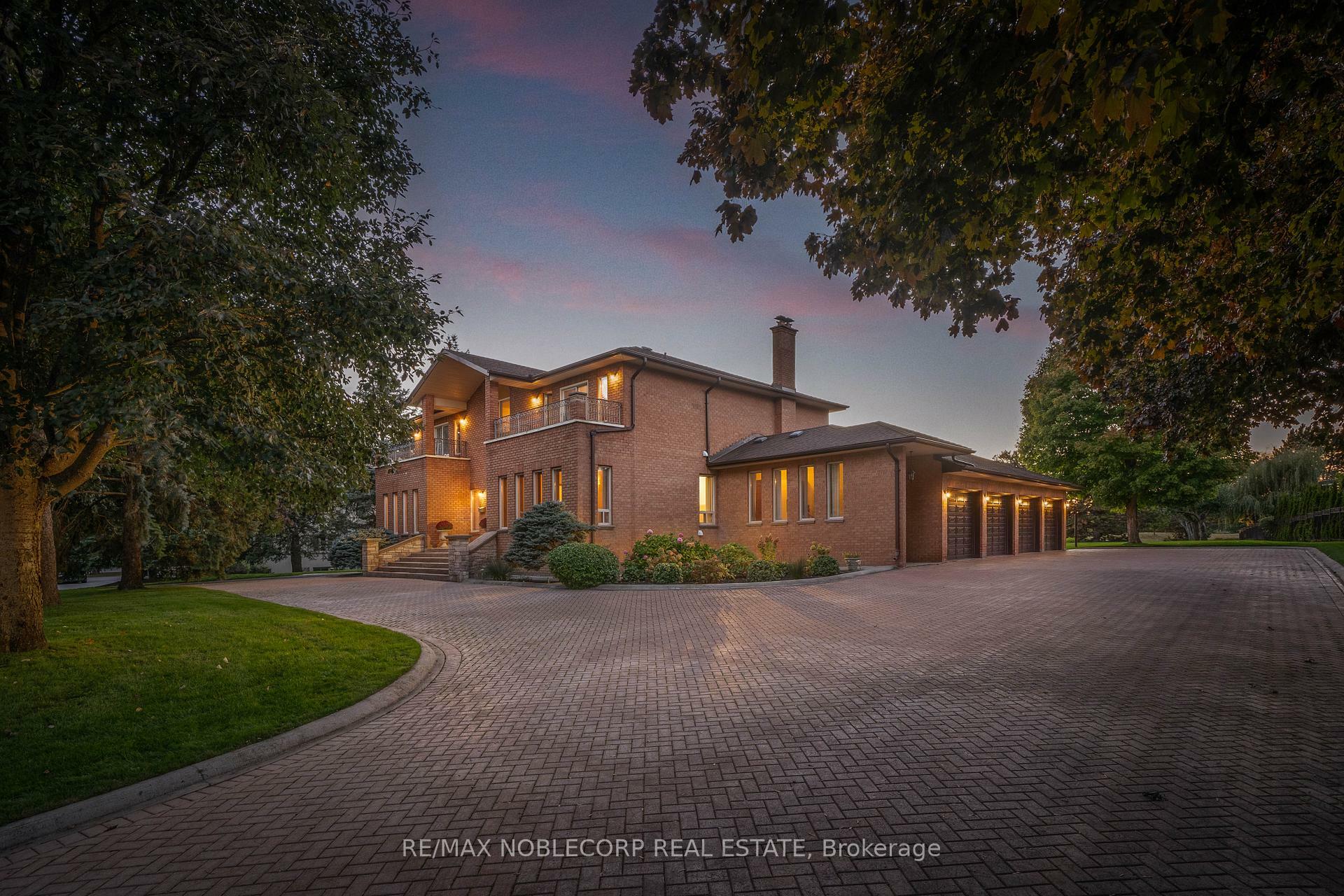 Property Photo: 72 Balding Boulevard ON L4L 3R9