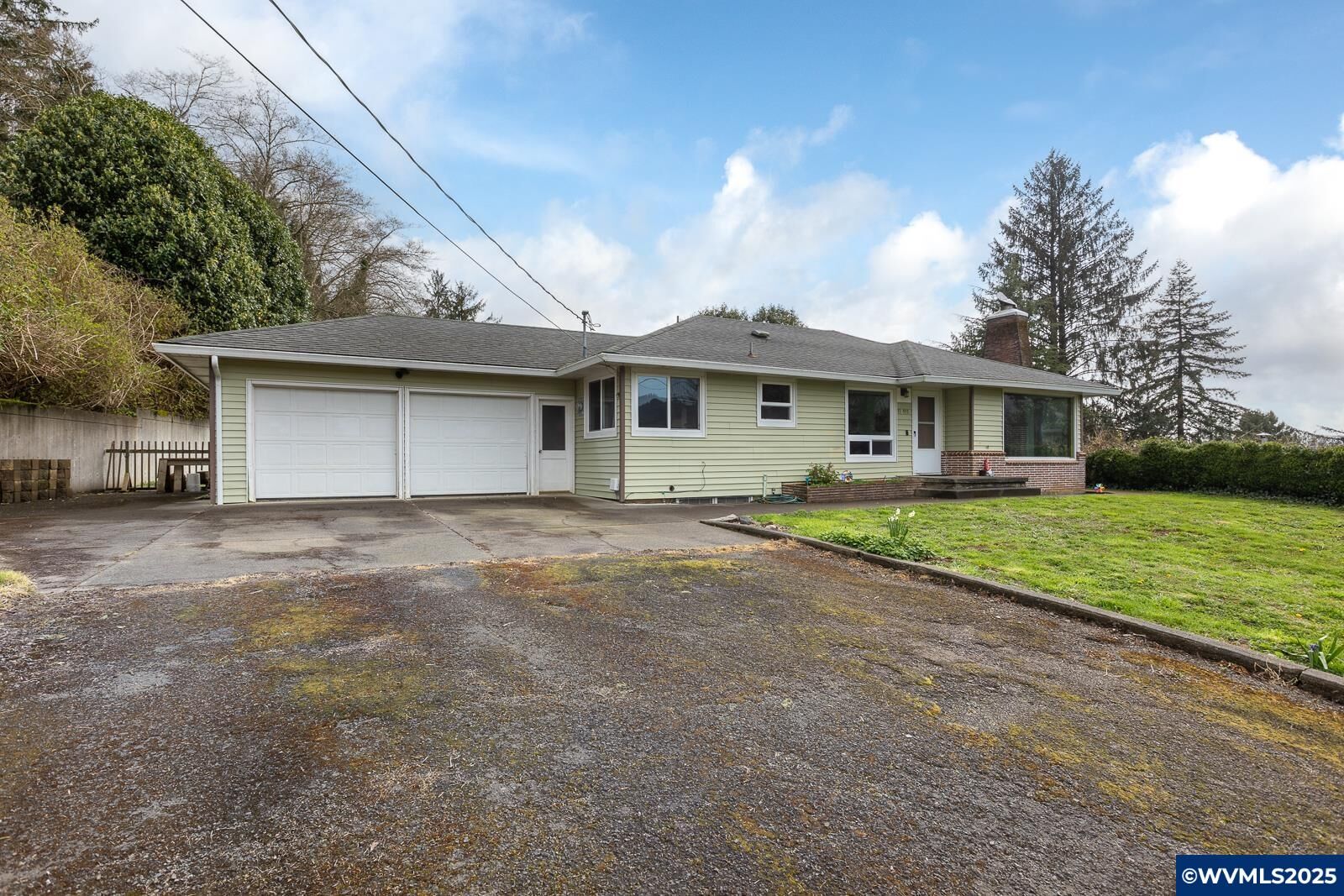Property Photo:  13955 Spruce St  OR 97112 