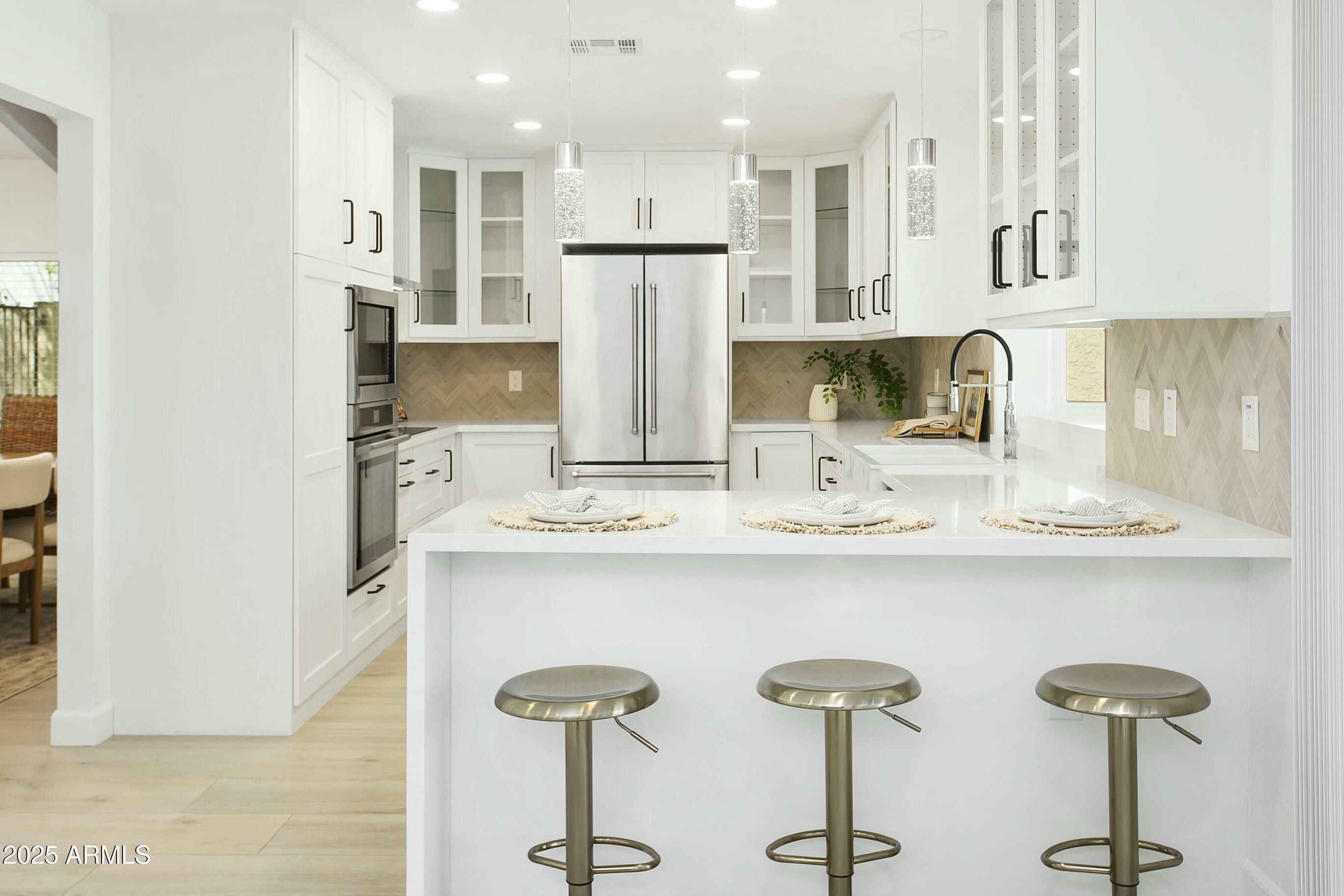 Property Photo: 1052 E Sandpiper Drive AZ 85283