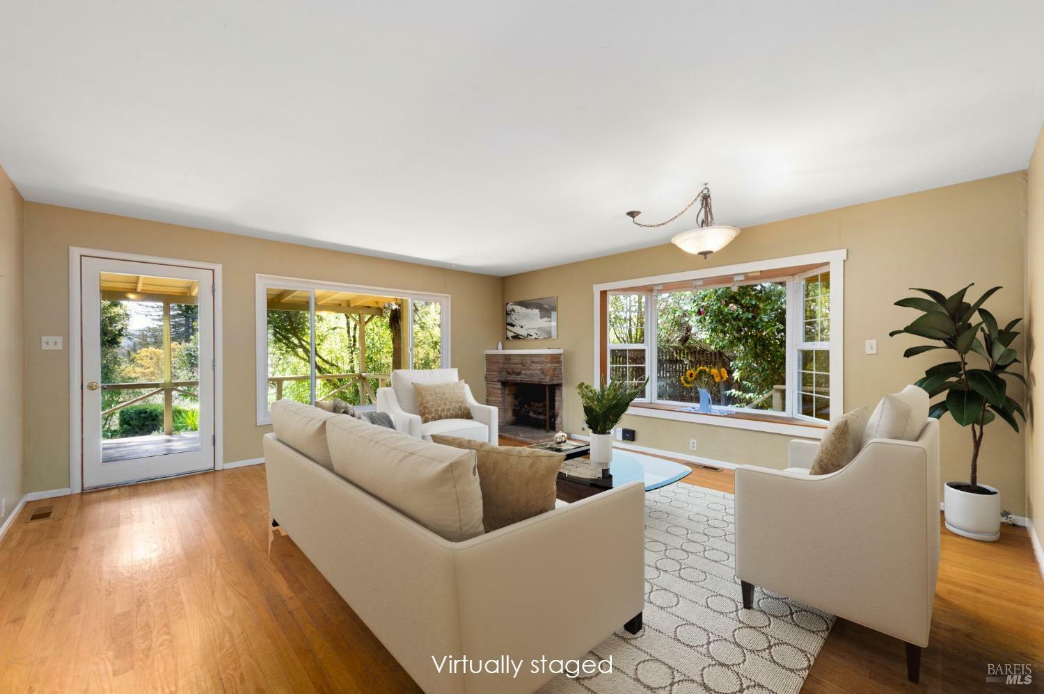 Property Photo: 1100 Crest Drive CA 95404