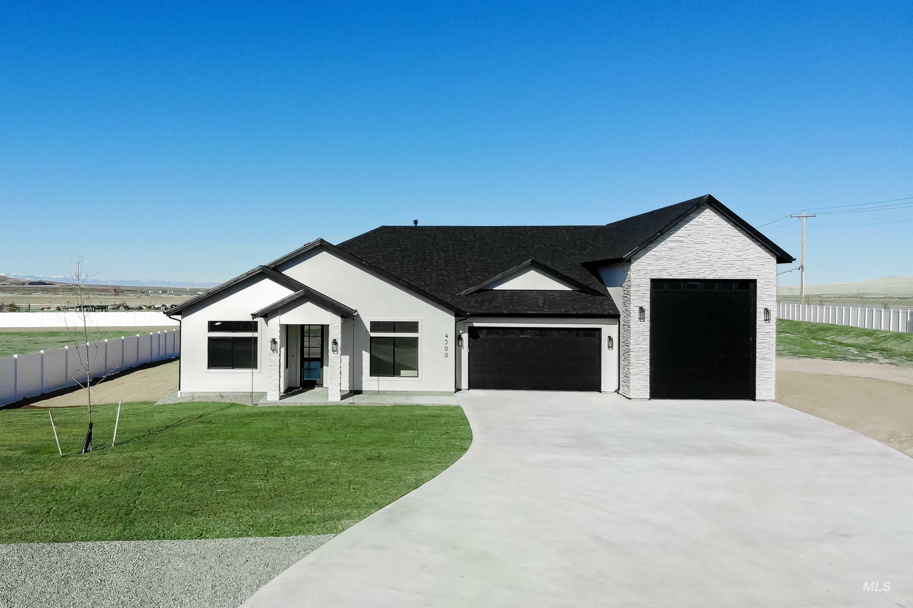 Property Photo: 4300 NW Purple Sage Cir ID 83647