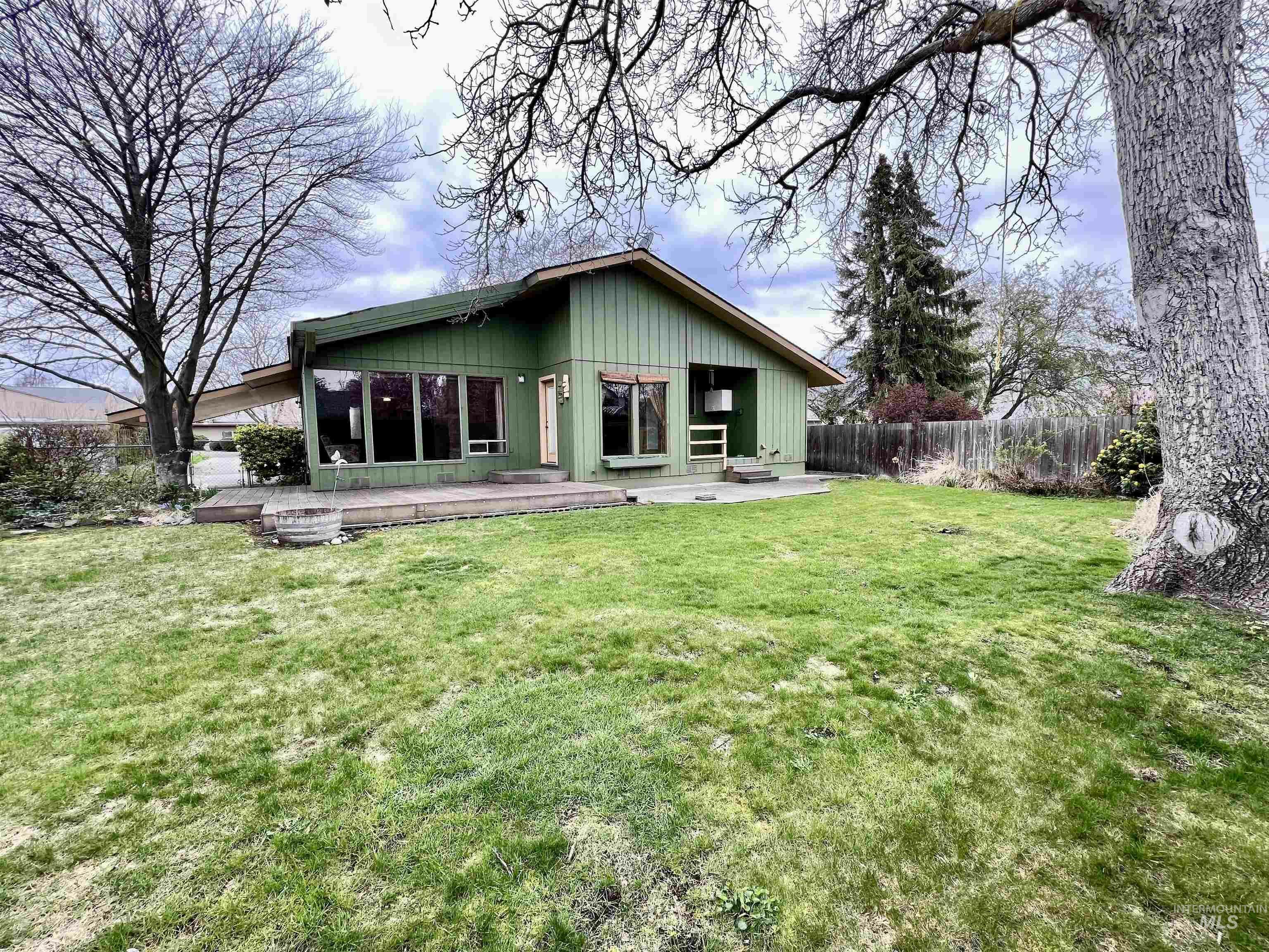 Property Photo: 1243 11th Street WA 99403