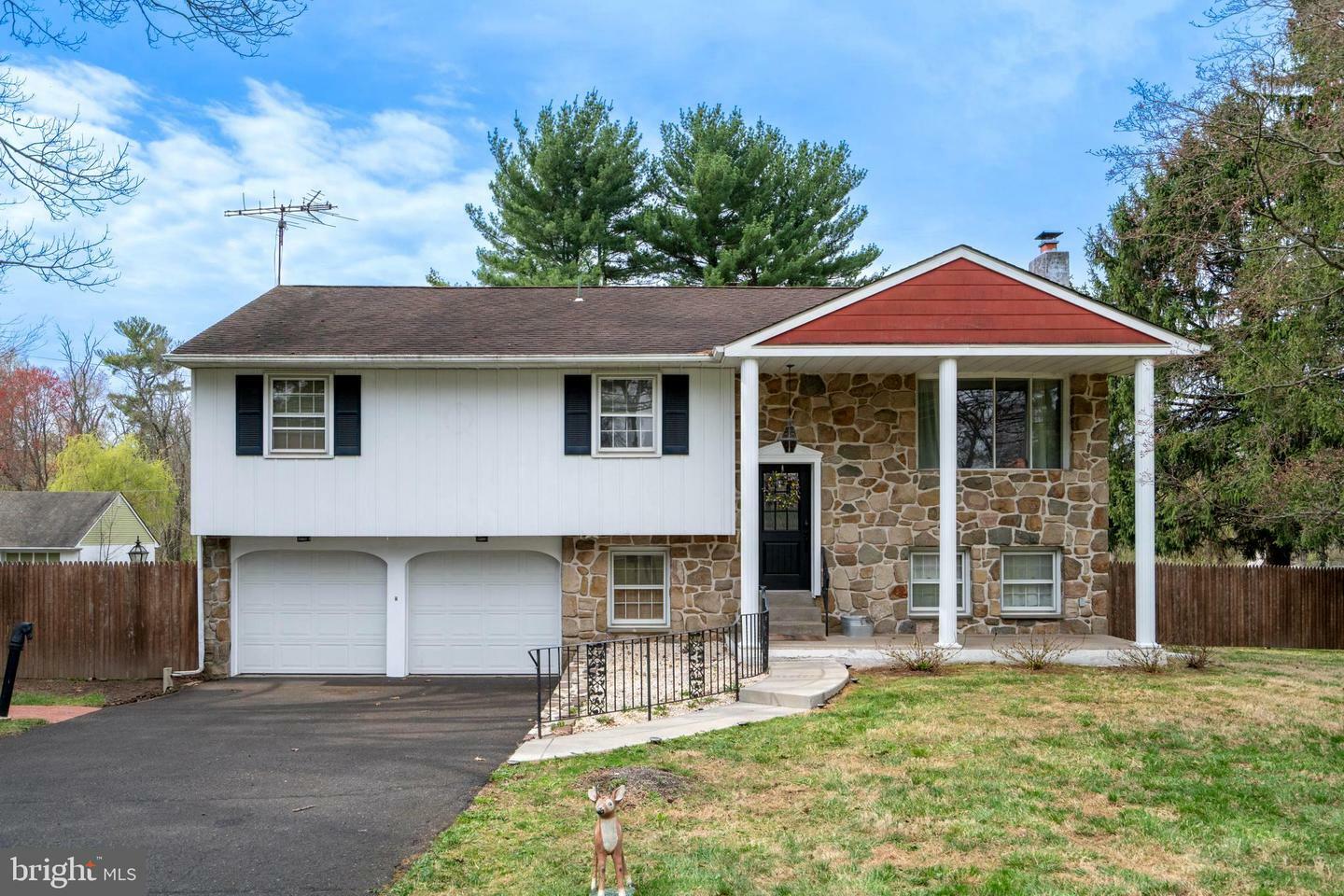 Property Photo: 1066 Almshouse Road PA 18974