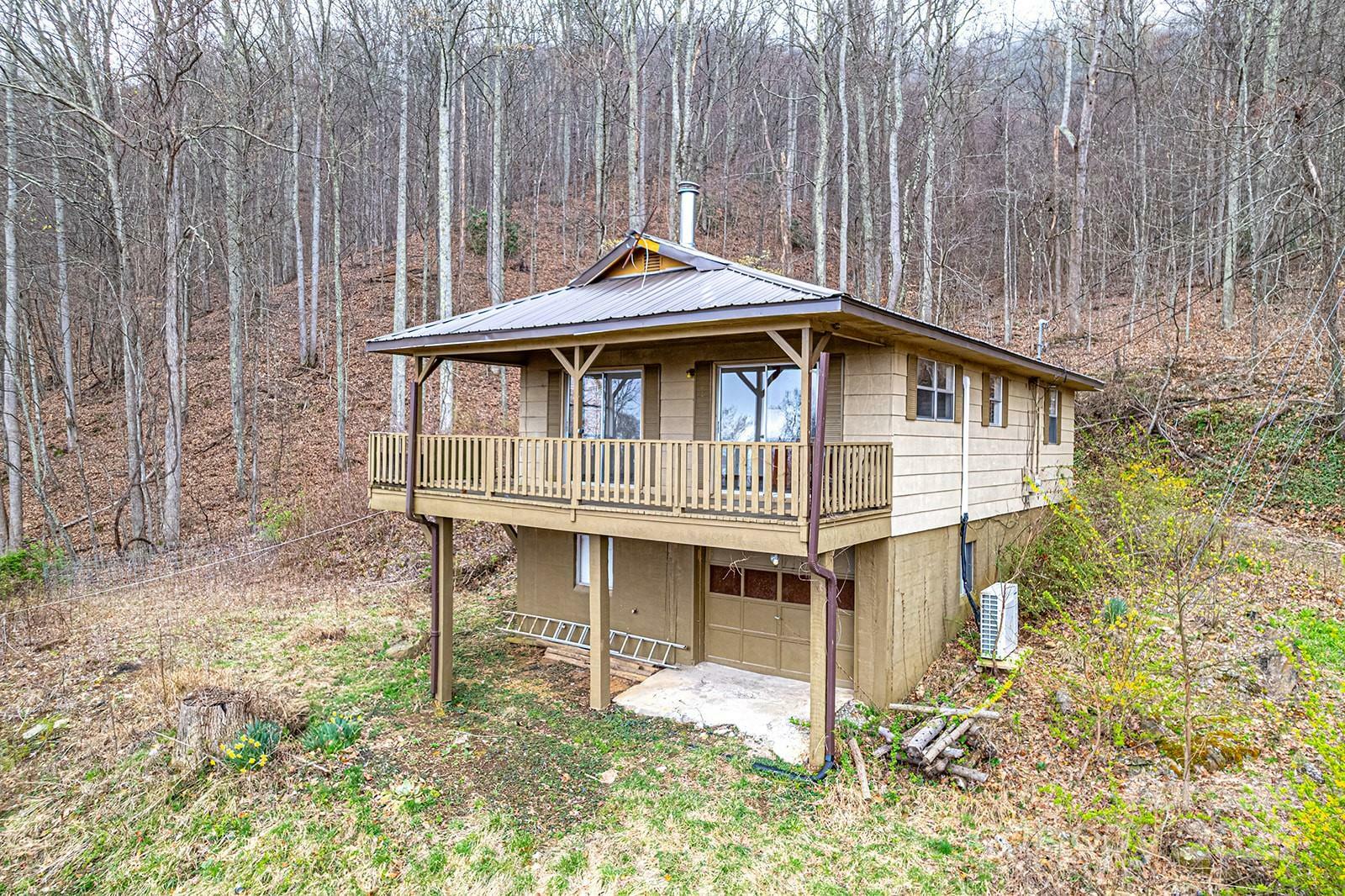 Property Photo: 119 Pinnacle Mountain Road NC 28748