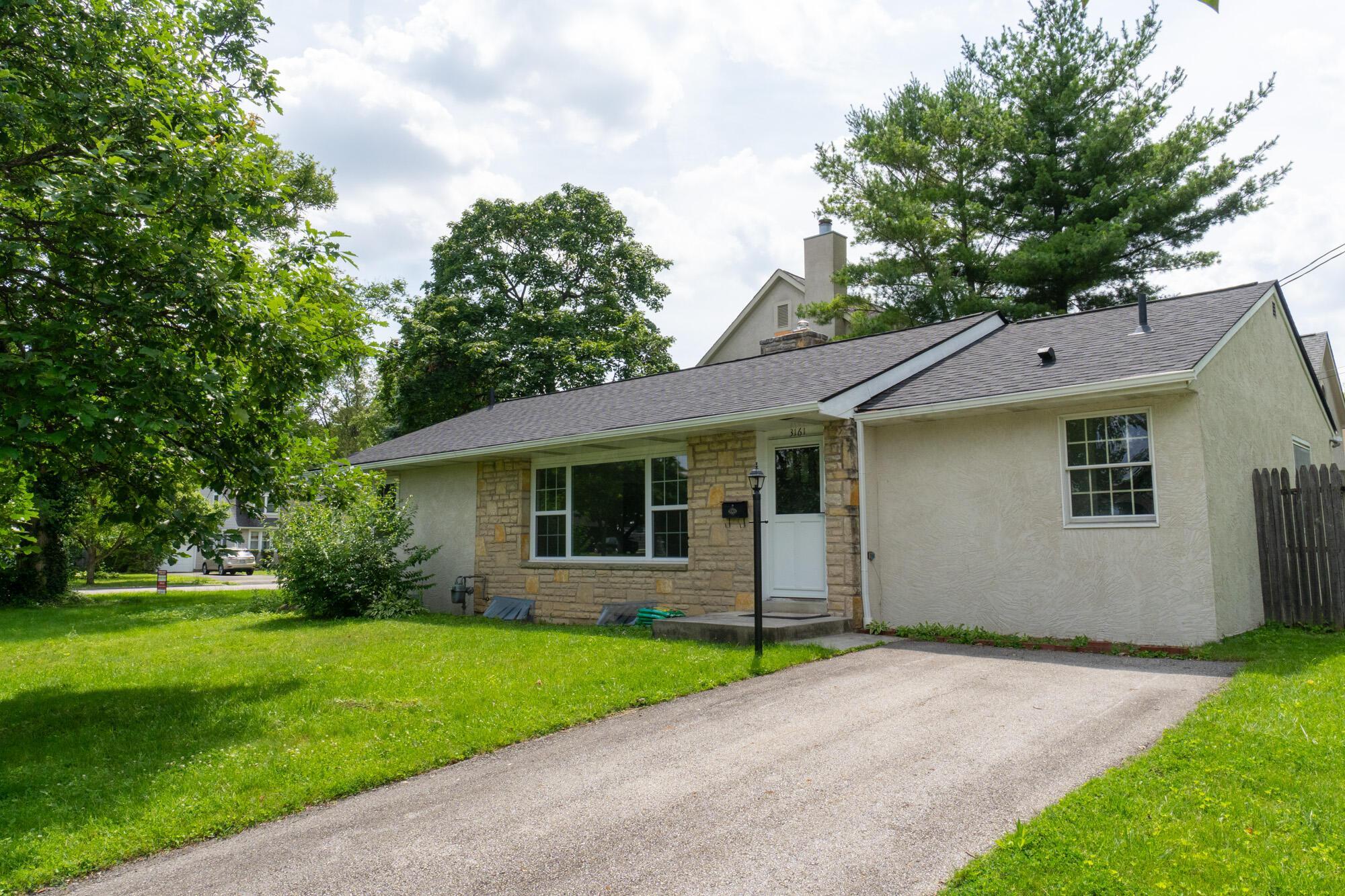 Property Photo: 3161 Avalon Road OH 43221