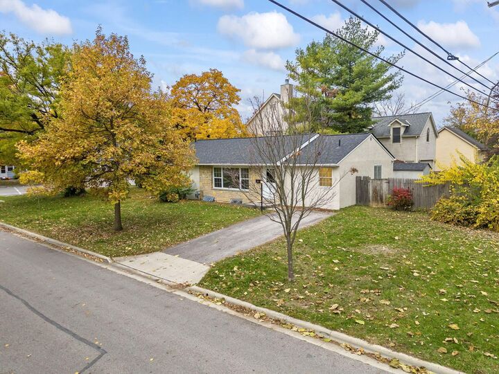 Property Photo: 3161 Avalon Road OH 43221