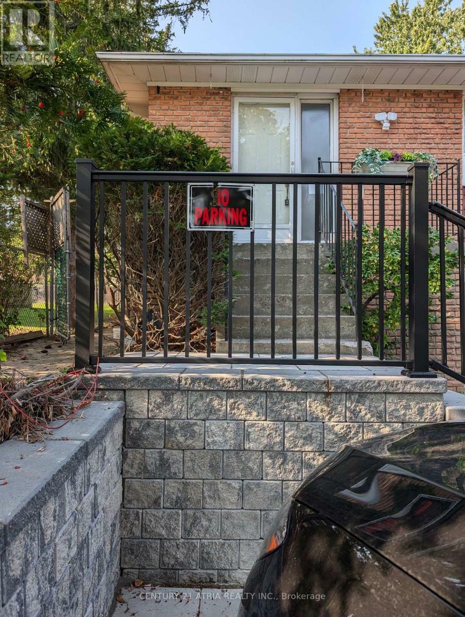 Property Photo: 100 Crockamhill Drive Main Fl ON M1S 2L1