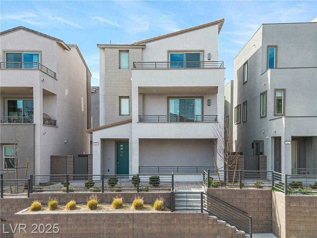Property Photo:  