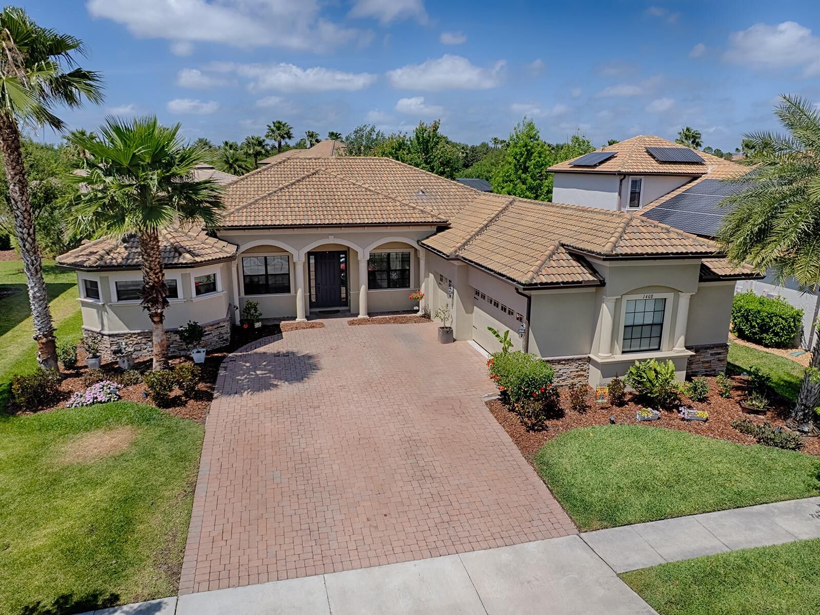 Property Photo: 1408 Deuce Circle FL 33896