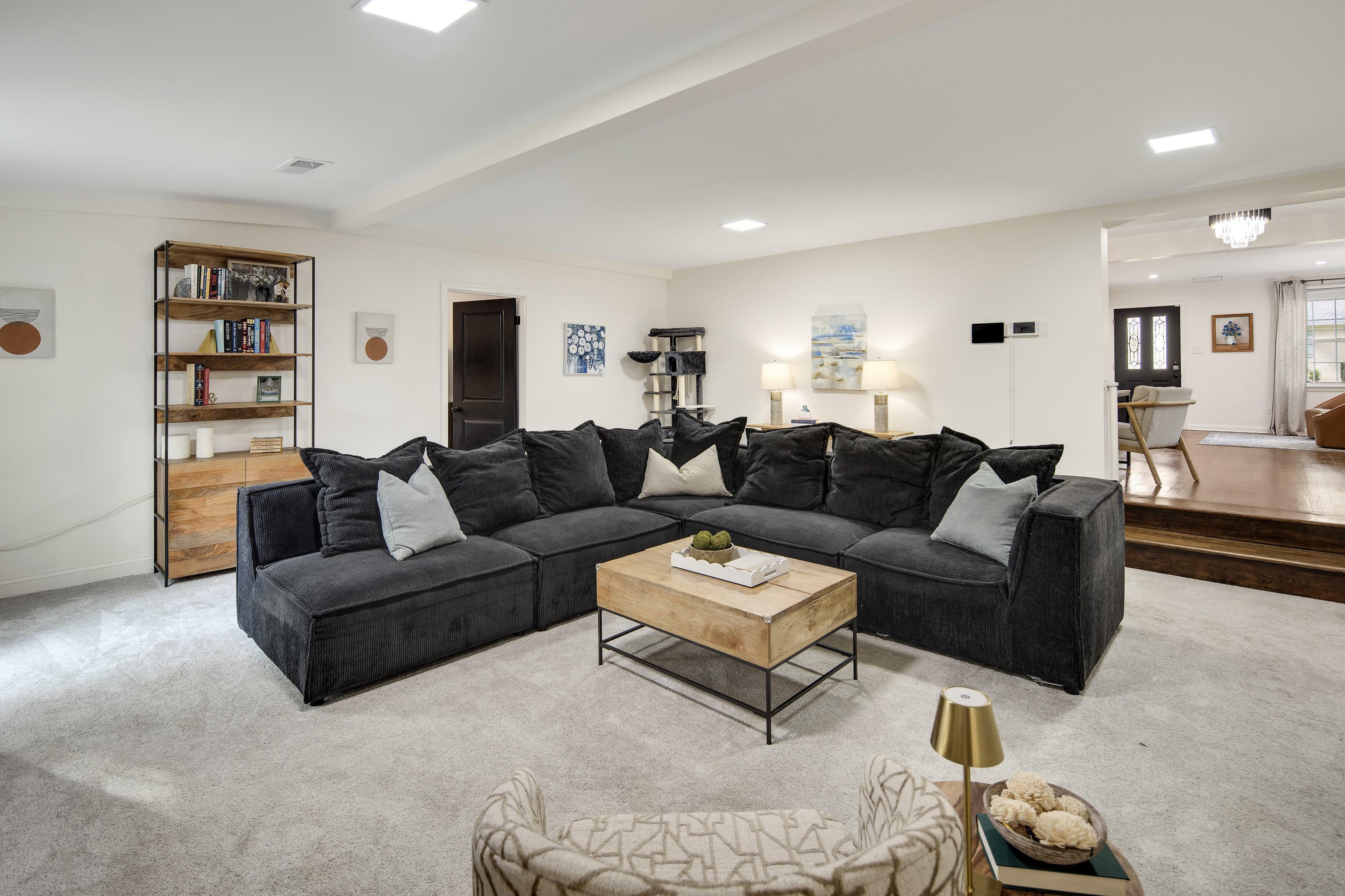 Property Photo: 4859 Spottswood Ave TN 38117