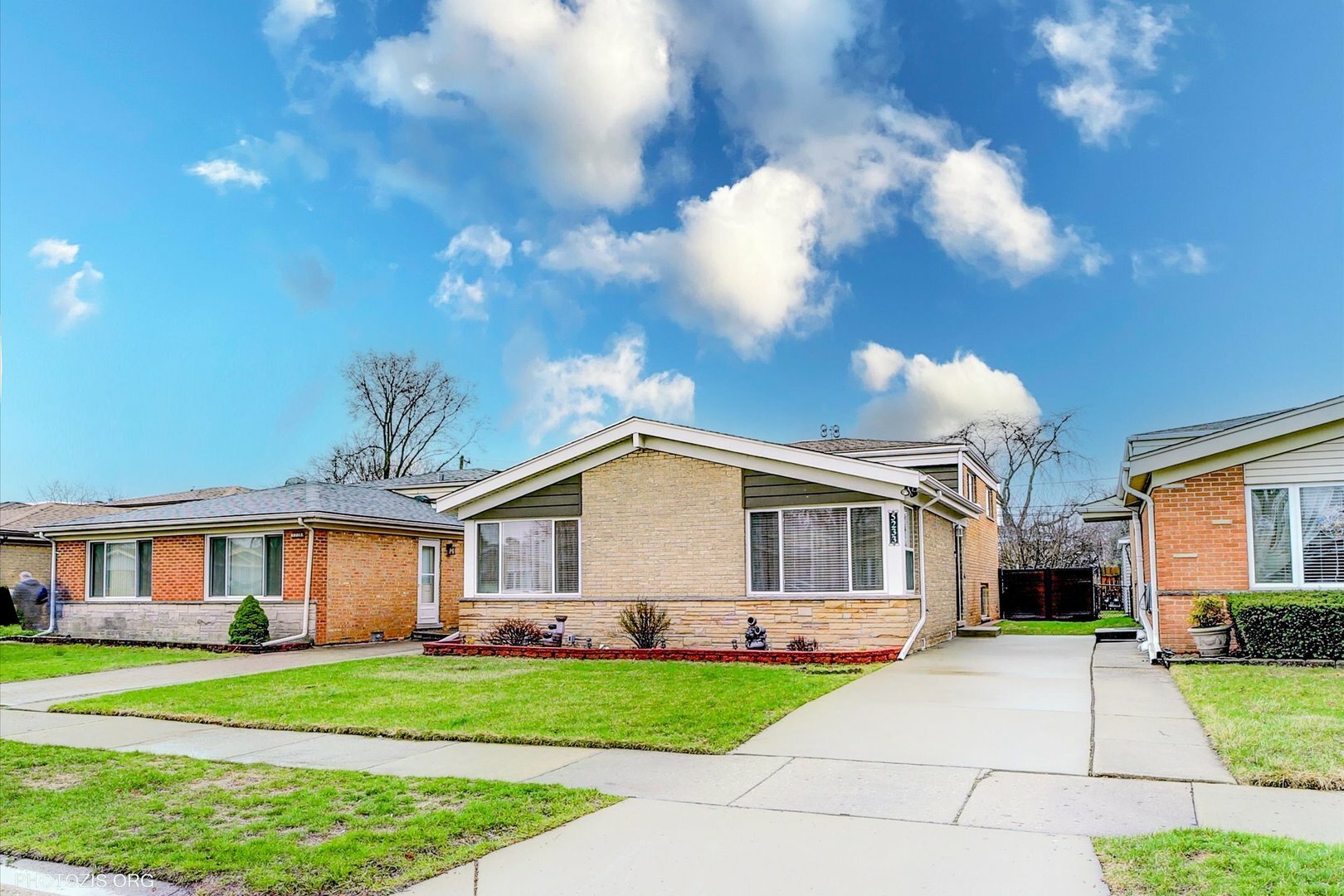 5233 Jarvis Avenue  Skokie IL 60077 photo