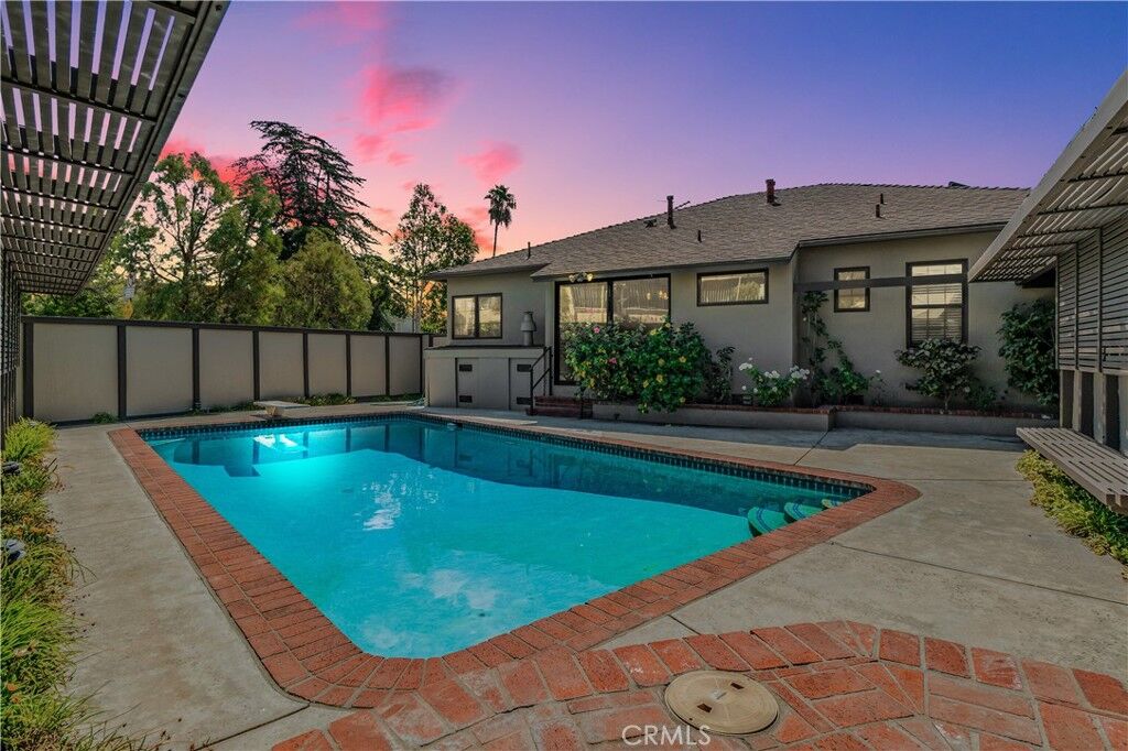Property Photo:  625 Galer Place  CA 91206 