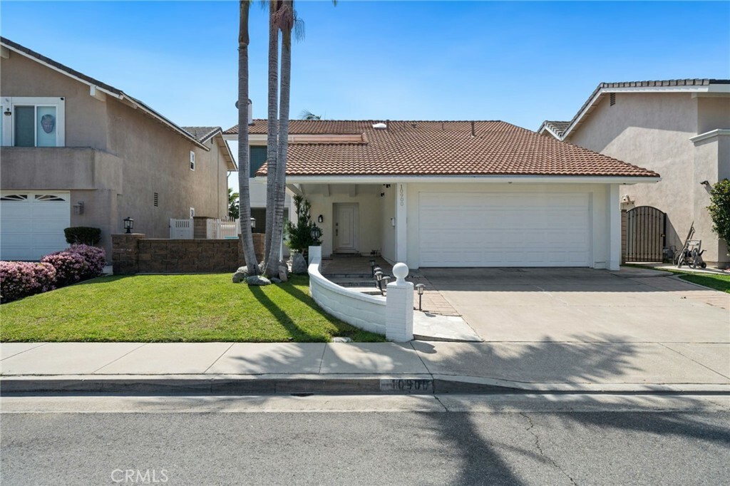 10900 San Leon Avenue  Fountain Valley CA 92708 photo
