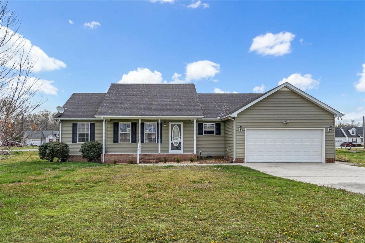 Property Photo: 691 Indian Springs Cir TN 37355