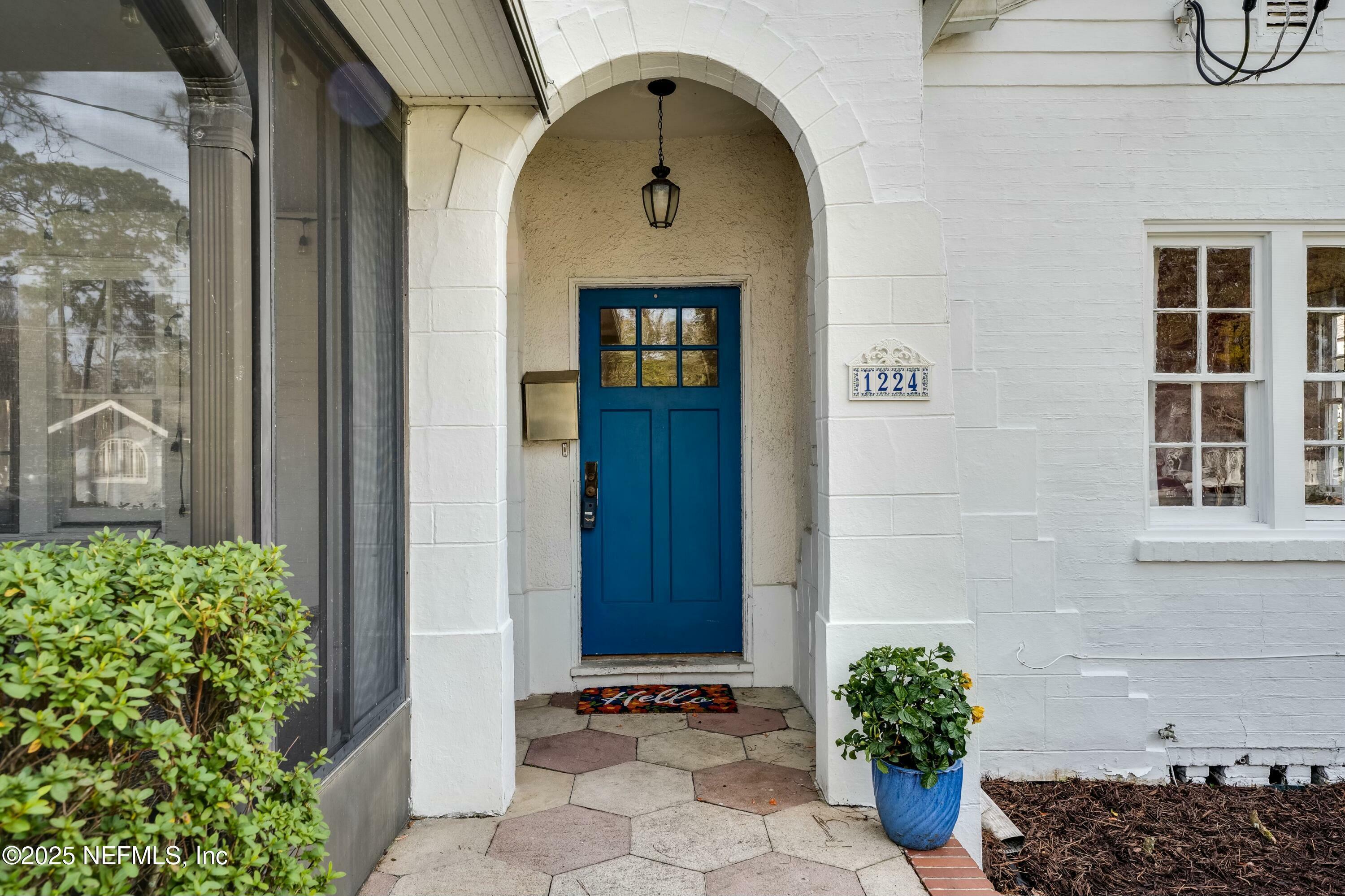 Property Photo: 1224 Hollywood Avenue FL 32205
