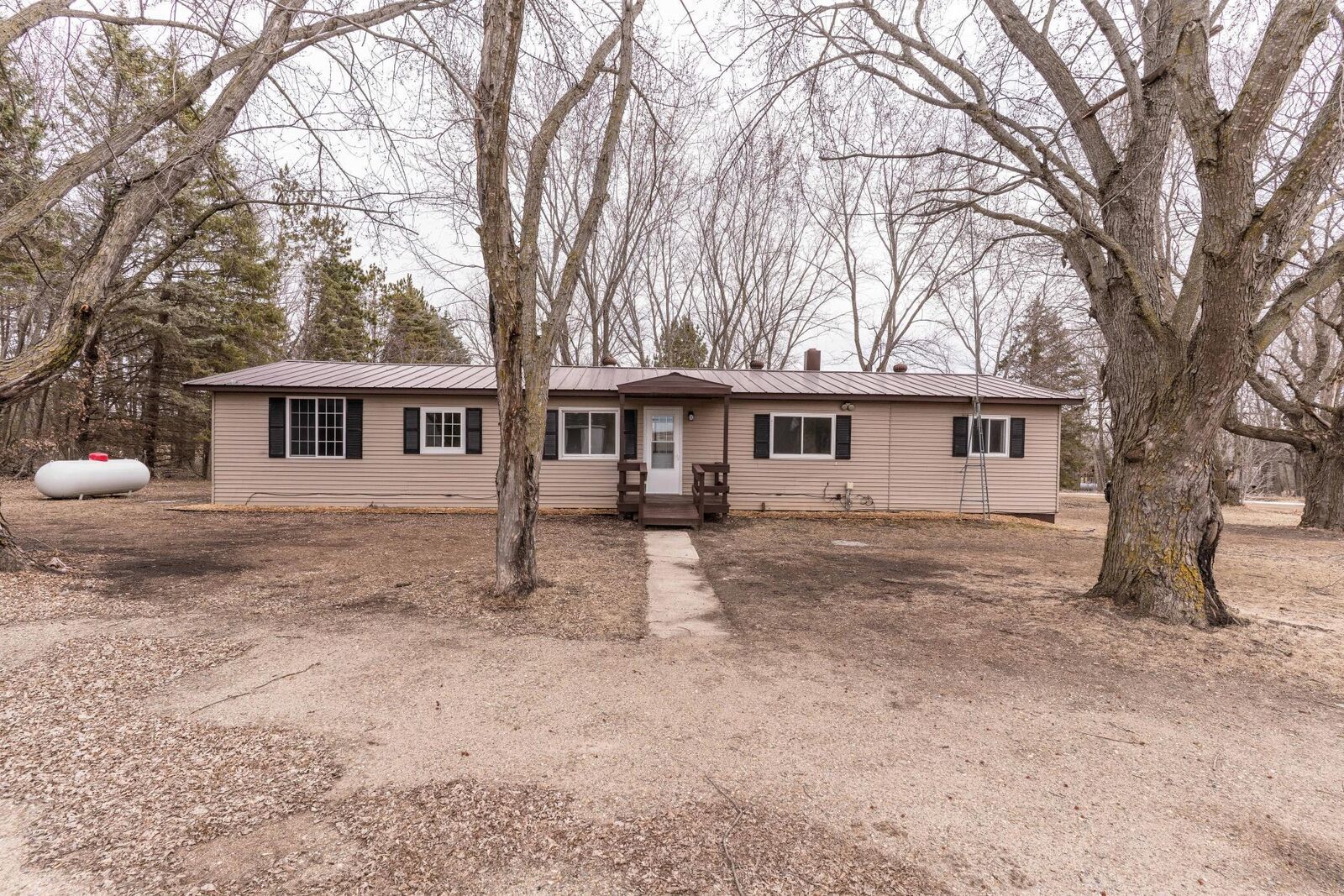 Property Photo: 21422 354th Street MN 56440