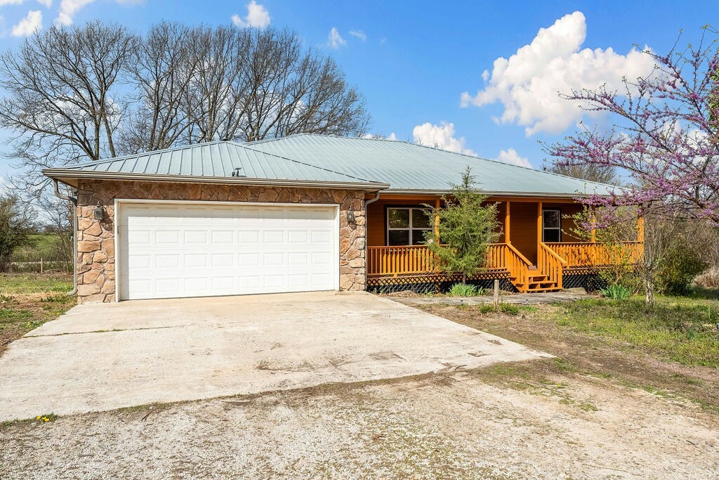 Property Photo: 7959 Heritage Heights Road MO 65745