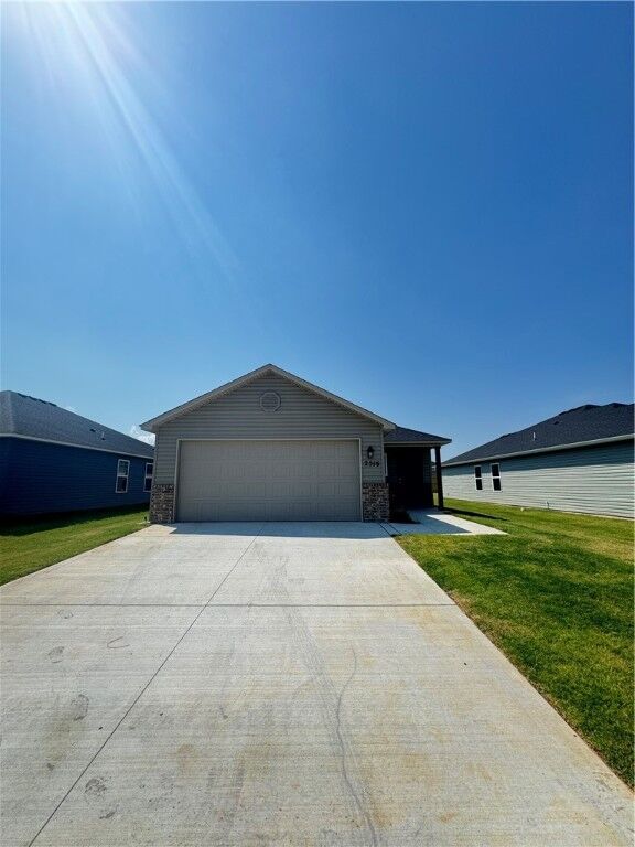 Property Photo:  2516 E Jan Street  AR 72761 