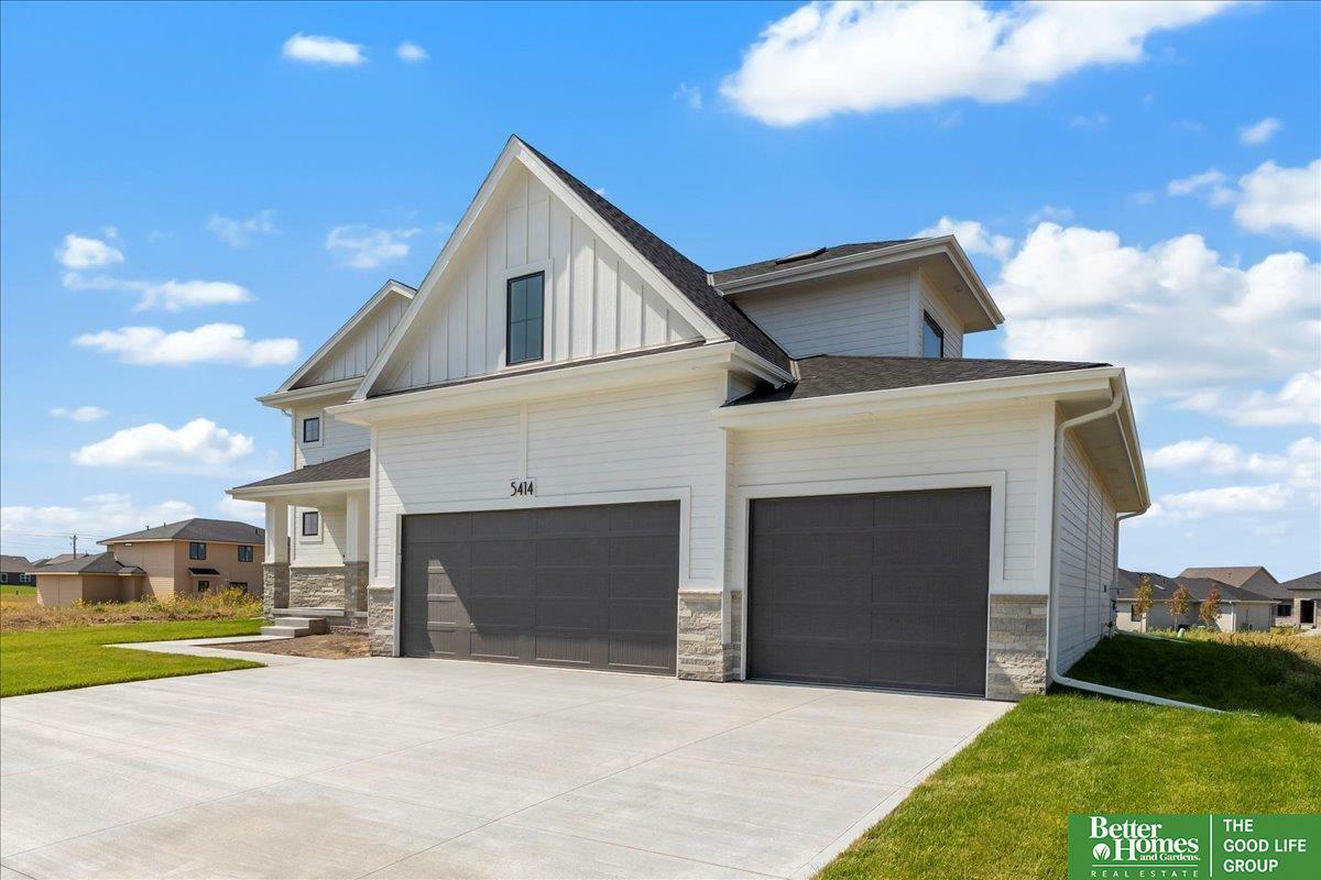 Property Photo: 21138 Jessie Avenue NE 68022