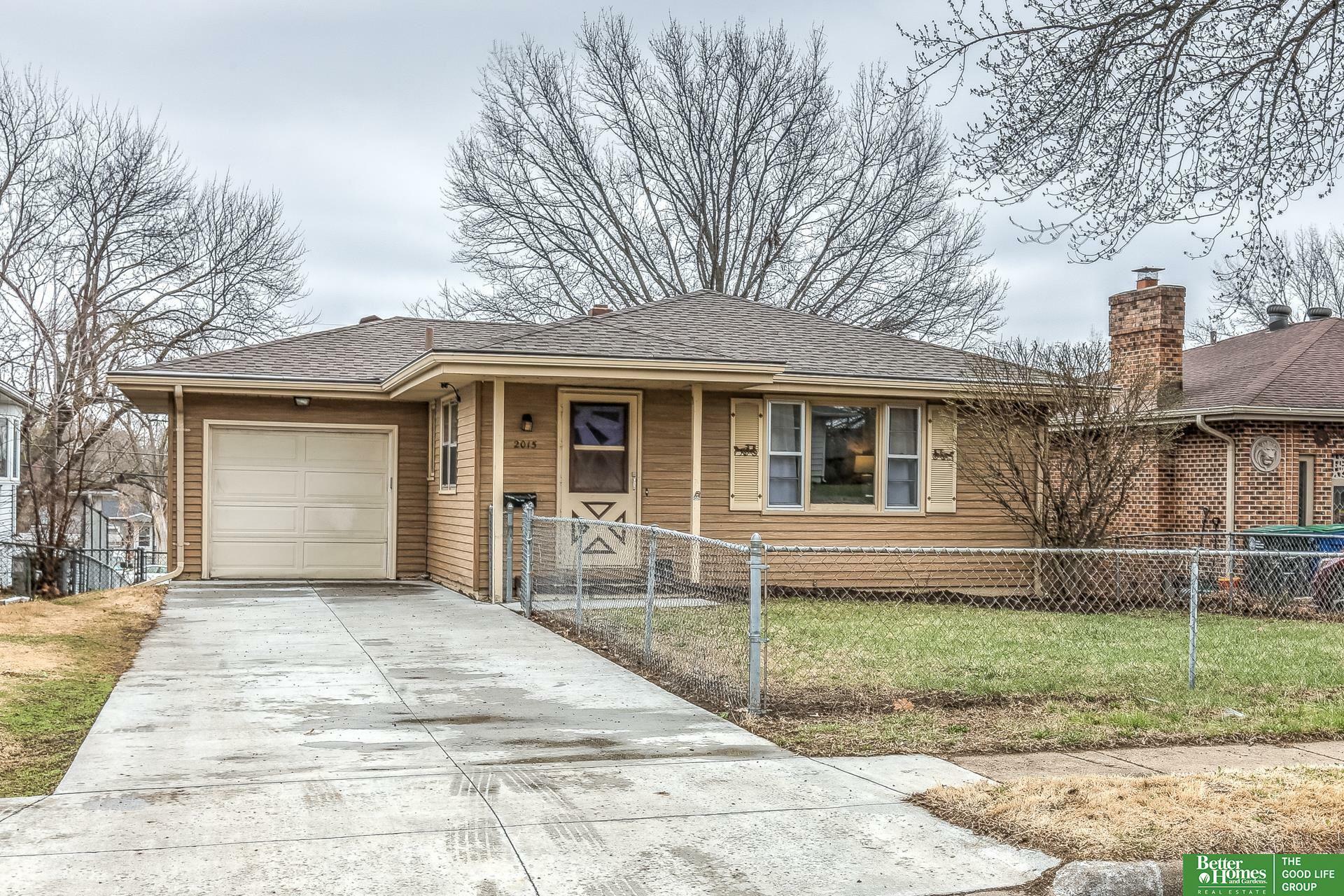 Property Photo: 2015 N 70th Avenue NE 68104