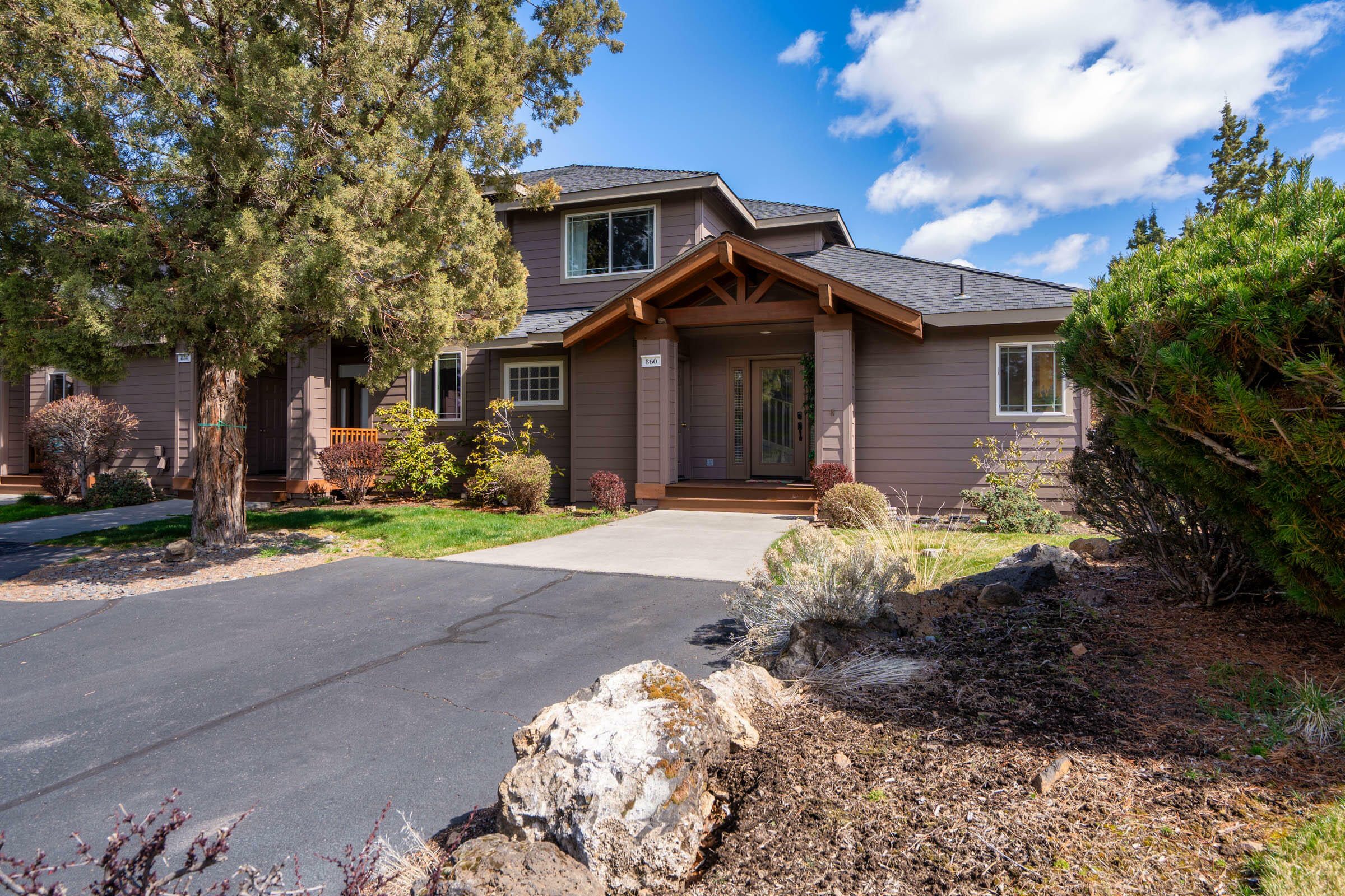 Property Photo: 860 Golden Pheasant Drive OR 97756
