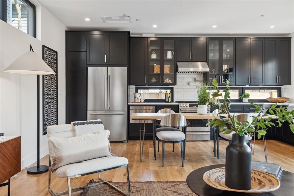 Property Photo:  23 Reed Street 2  MA 02140 