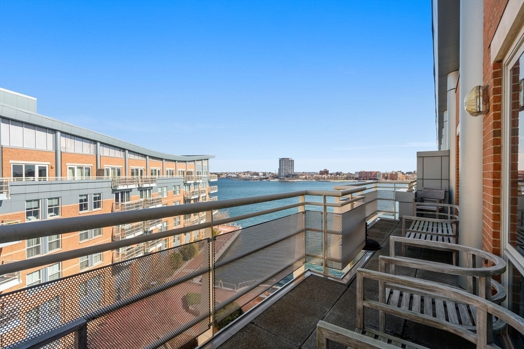 Property Photo: 4 Battery Wharf 4604 MA 02109