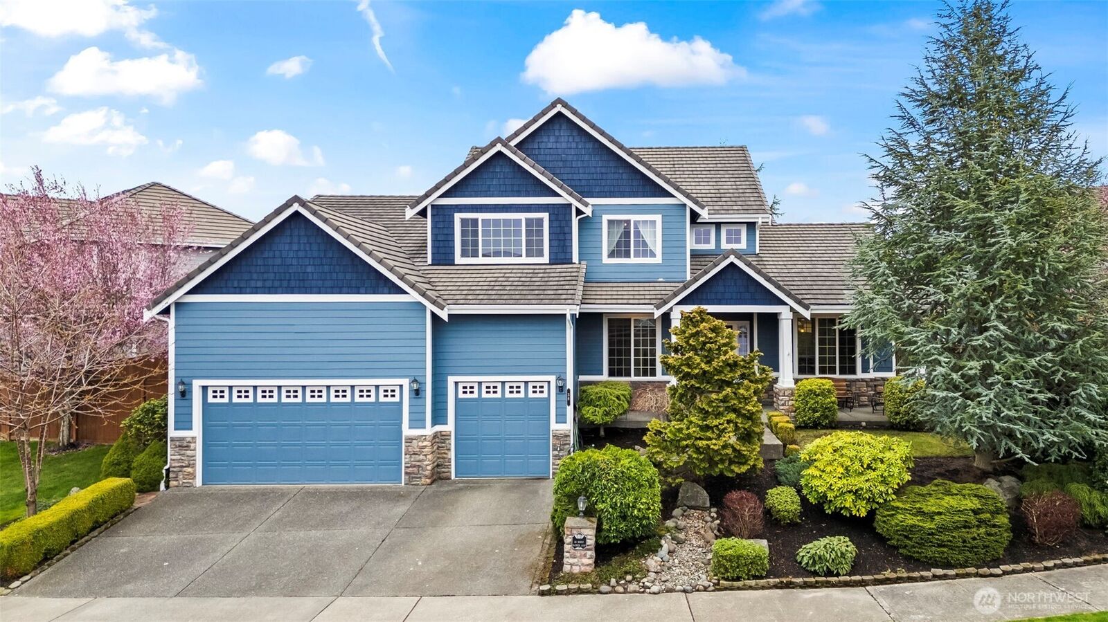 Property Photo:  38  Mount Rainier Loop E  WA 98391