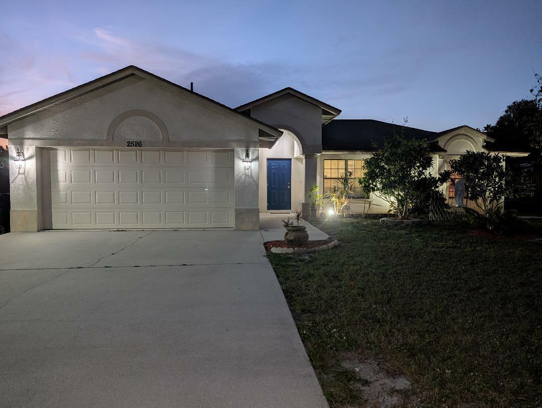 Property Photo: 2526 SE Floresta Drive FL 34984
