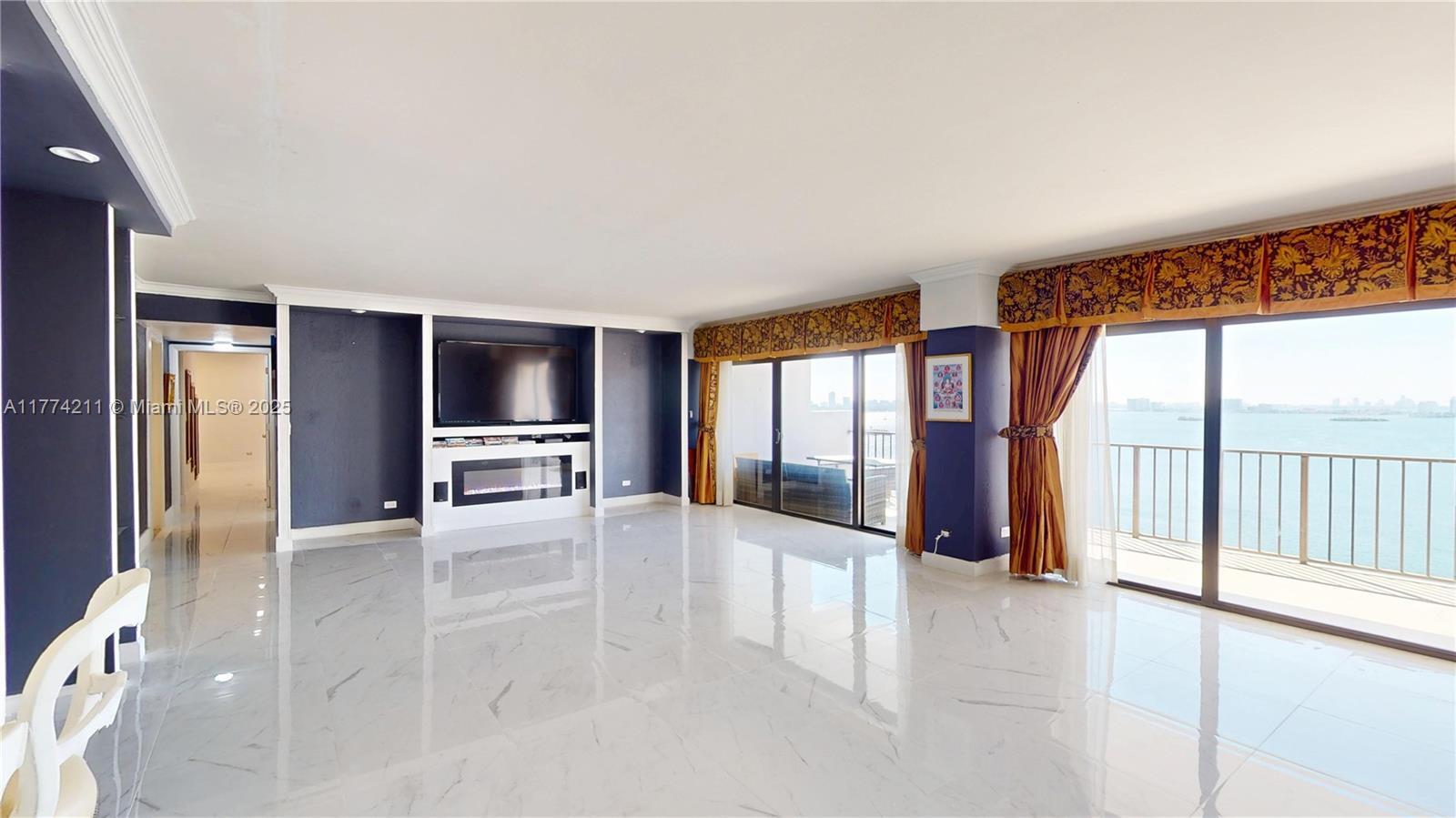 Property Photo:  1800 NE 114th St 1706  FL 33181 