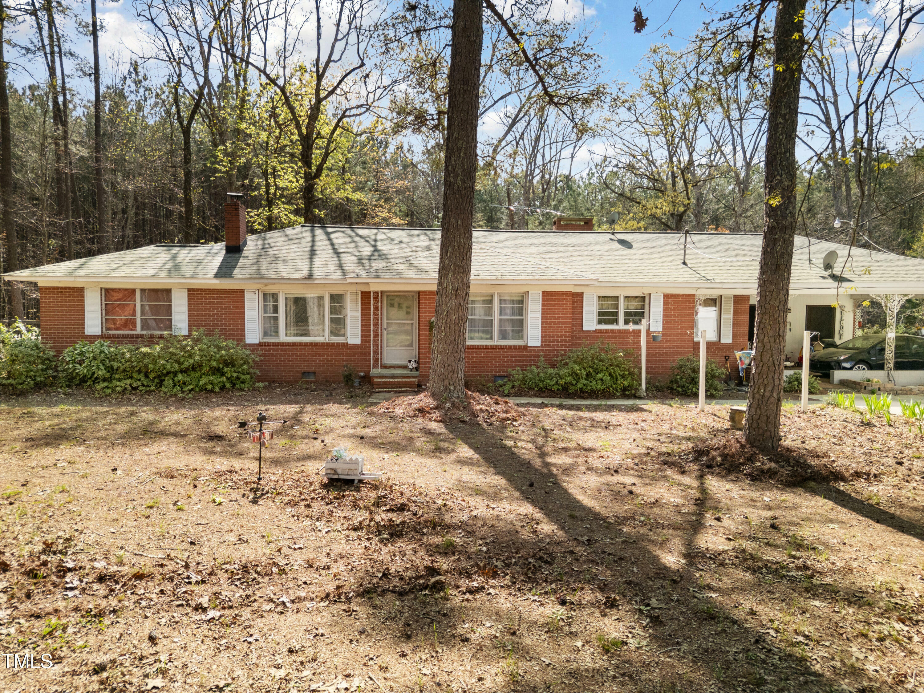 Property Photo: 906 Perry Road NC 27597