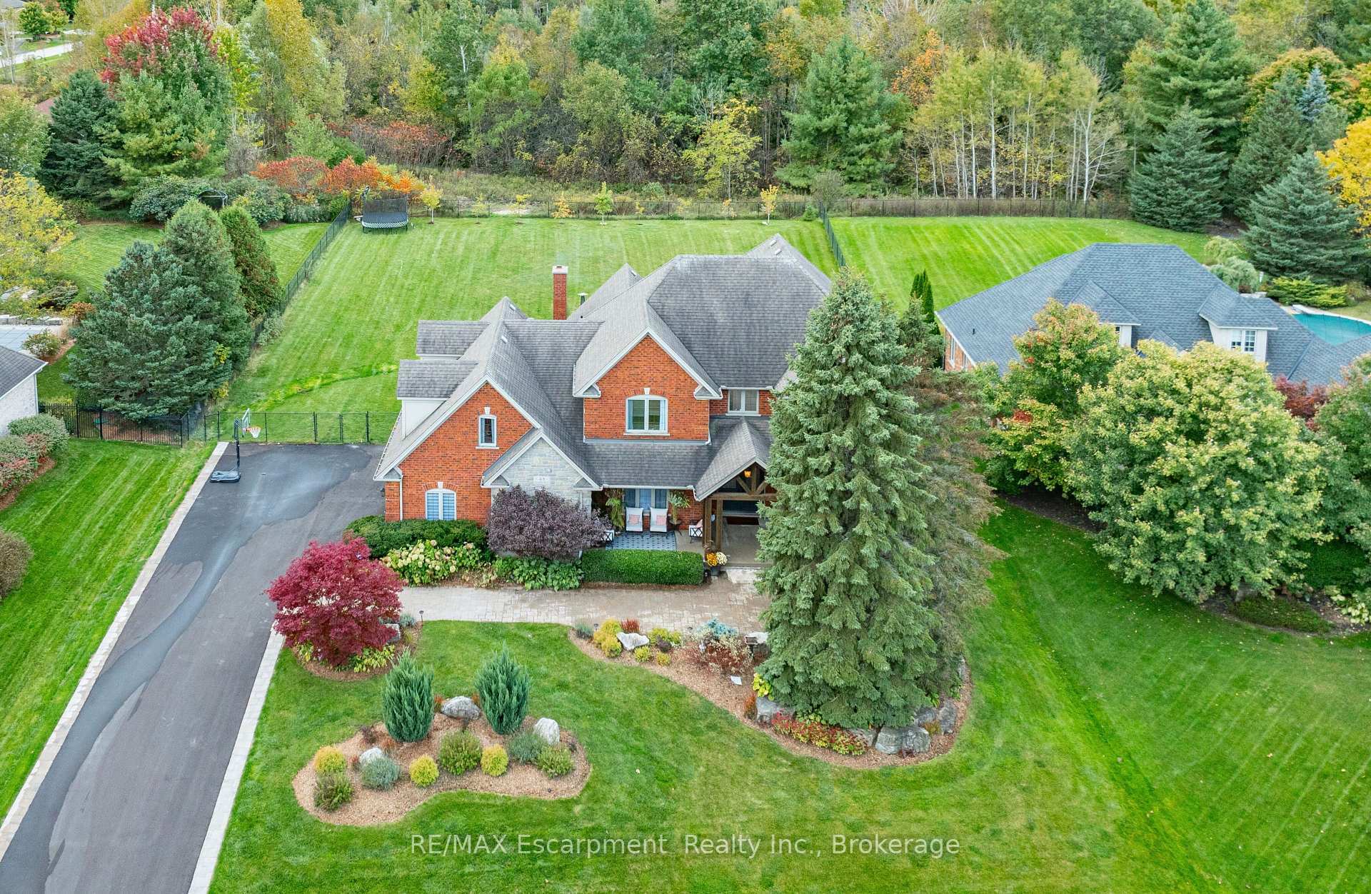 Property Photo: 48 Palomino Drive ON L0R 1H3