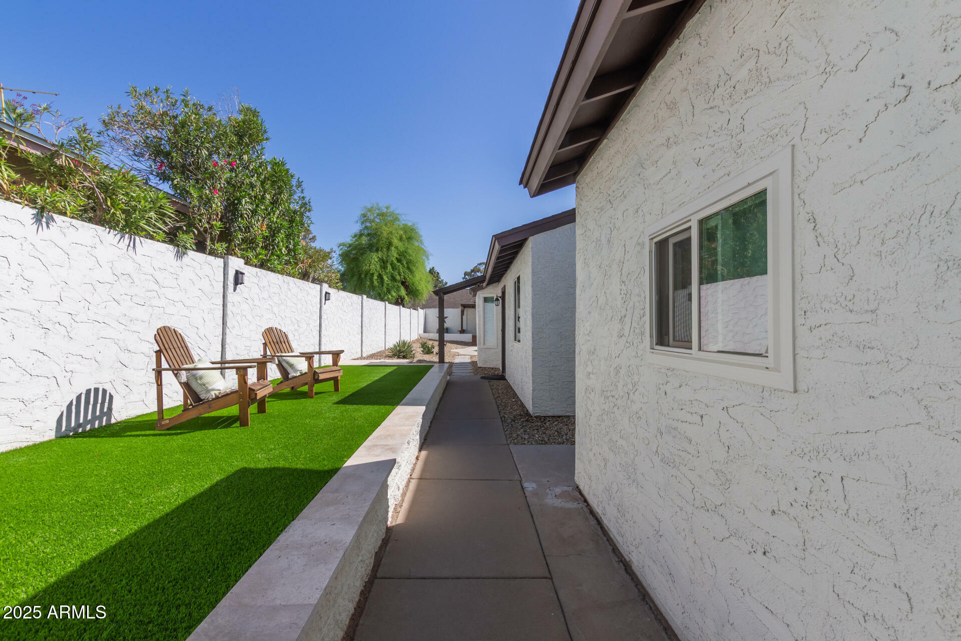 Property Photo: 1029 E Marco Polo Road AZ 85024