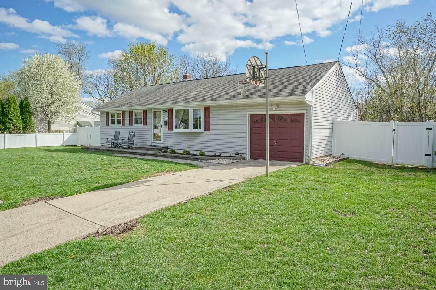 Property Photo: 8 Thornton Place NJ 08060