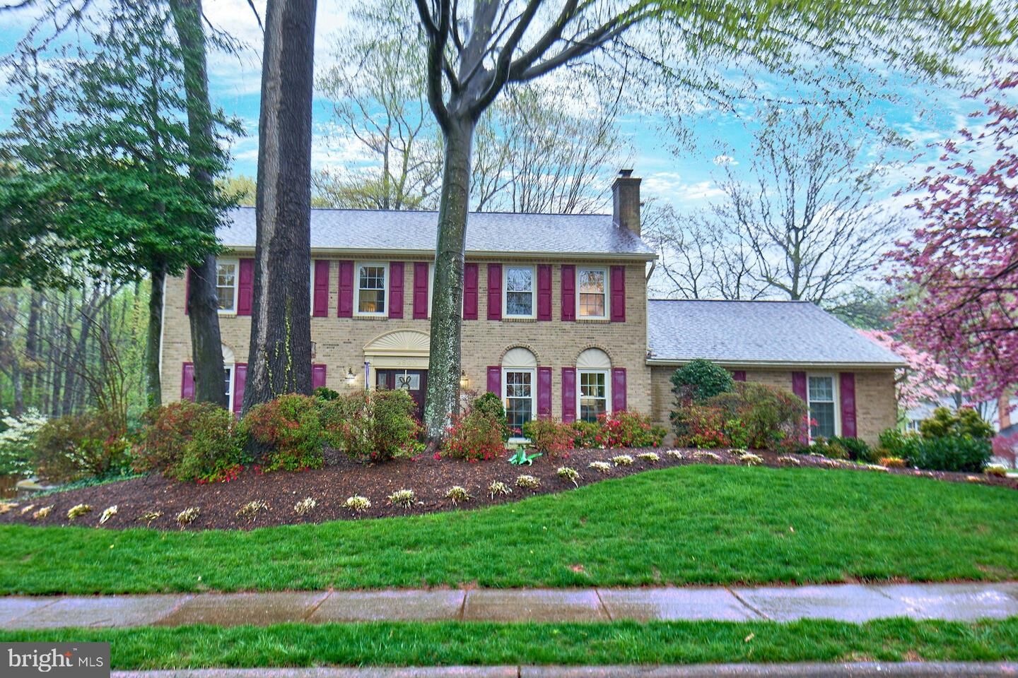 Property Photo: 9800 Flintridge Court VA 22032