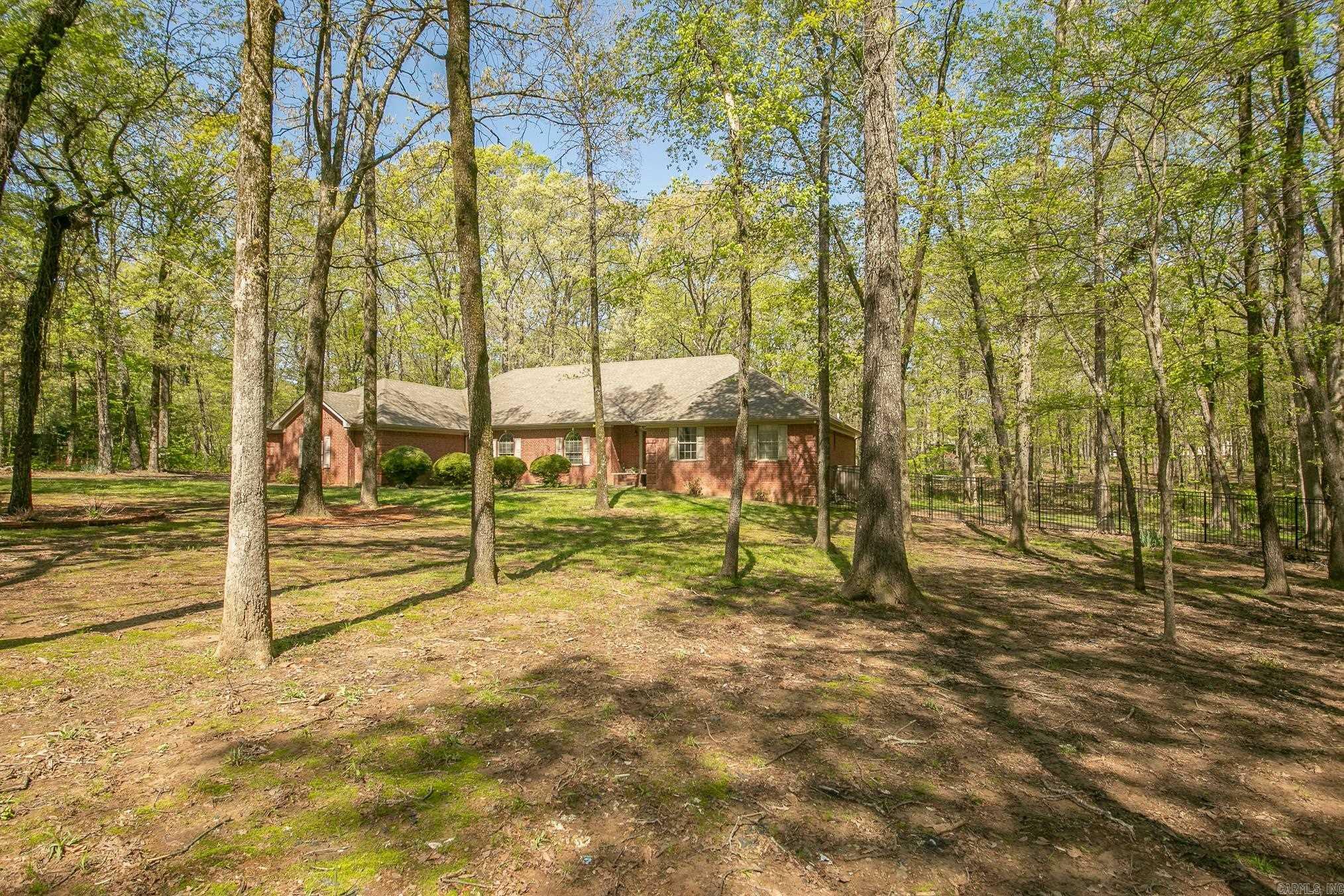 Property Photo: 90 Windsong Cove AR 72023