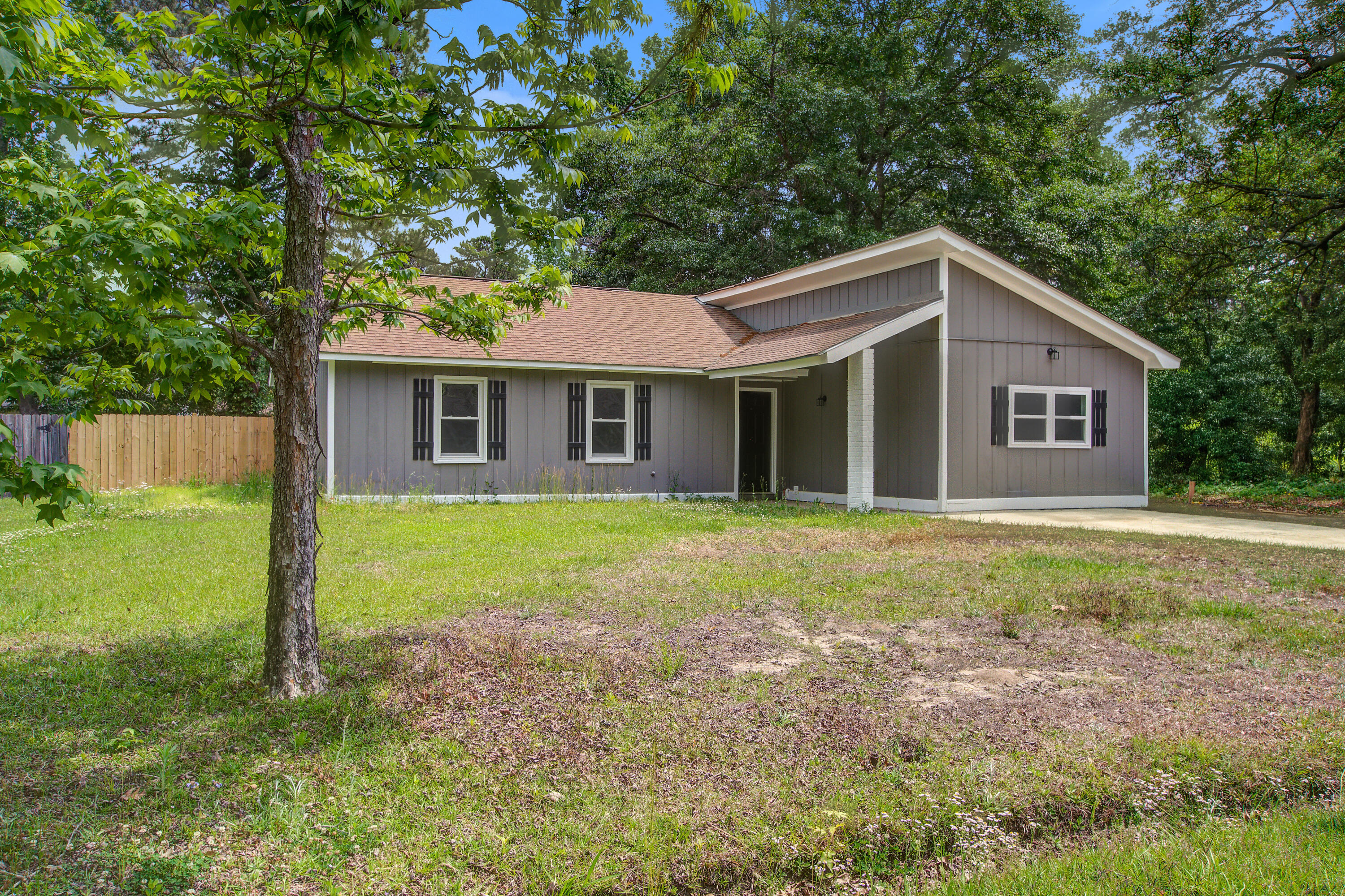 Property Photo:  780 Corral Drive  SC 29414 