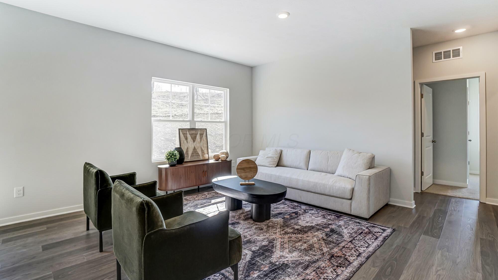Property Photo: 143 Badger Pass OH 43055