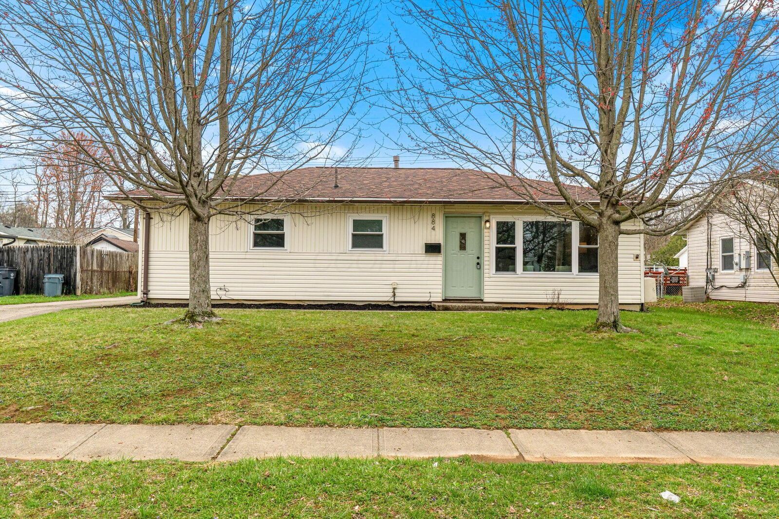 Property Photo:  884 Pleasant Drive  OH 43068 