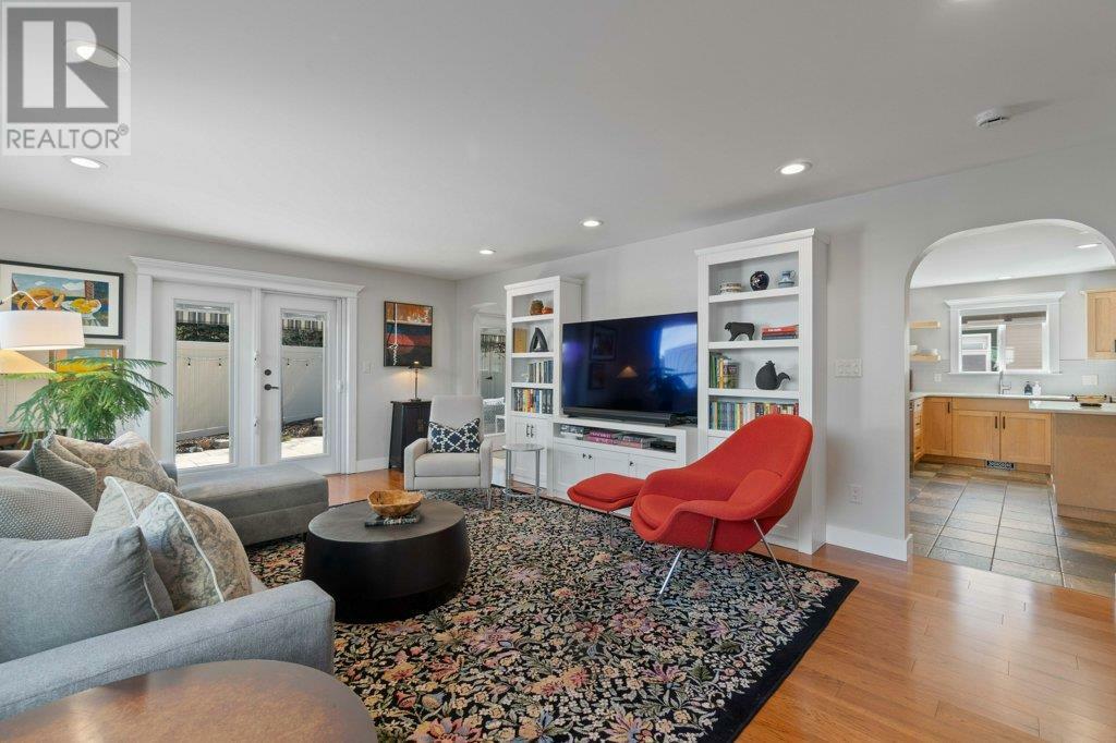 Property Photo: 801 20 Street Northeast 25 BC V1E 2R7