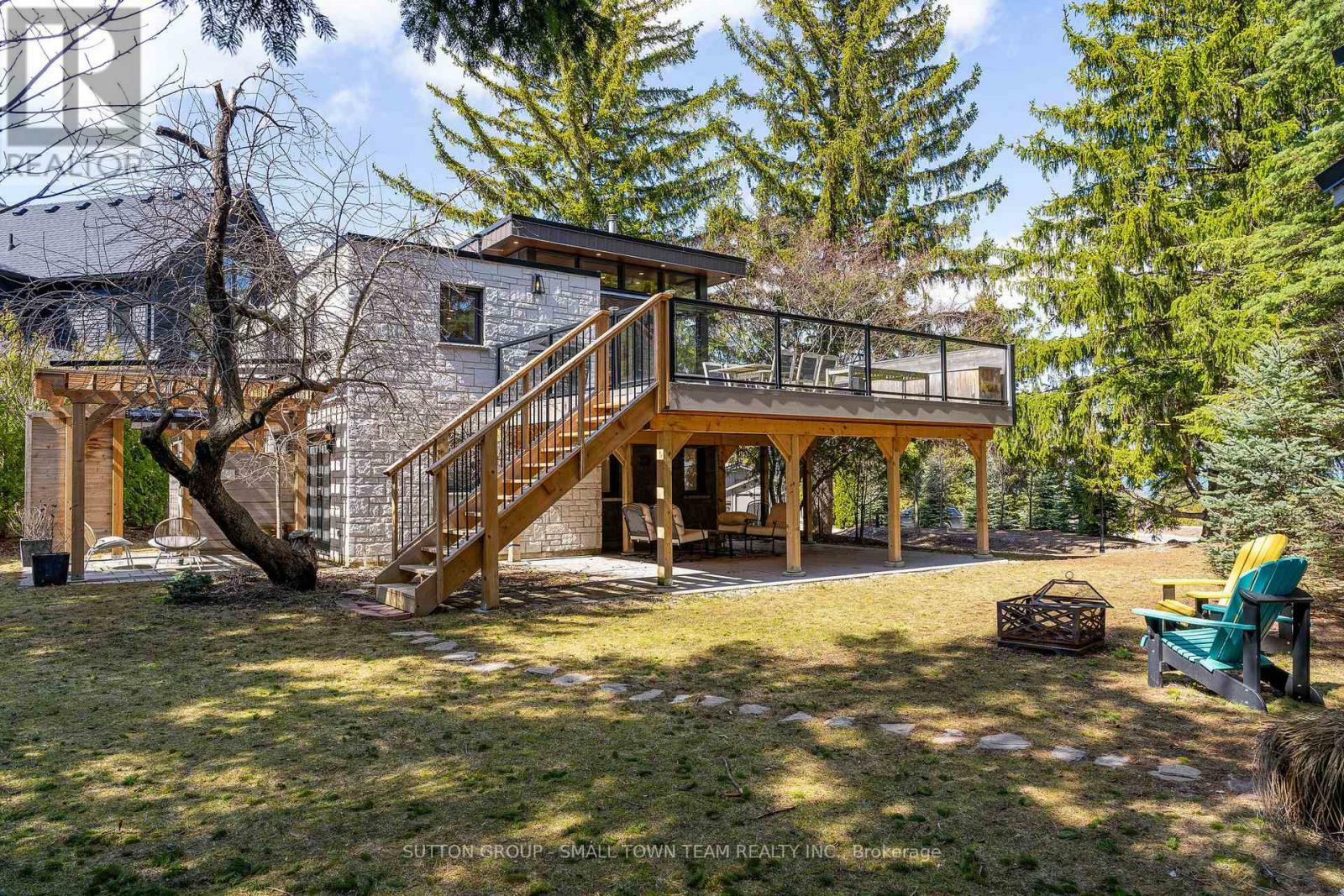 Property Photo: 114 Lakeshore Road West ON L9Y 0S6
