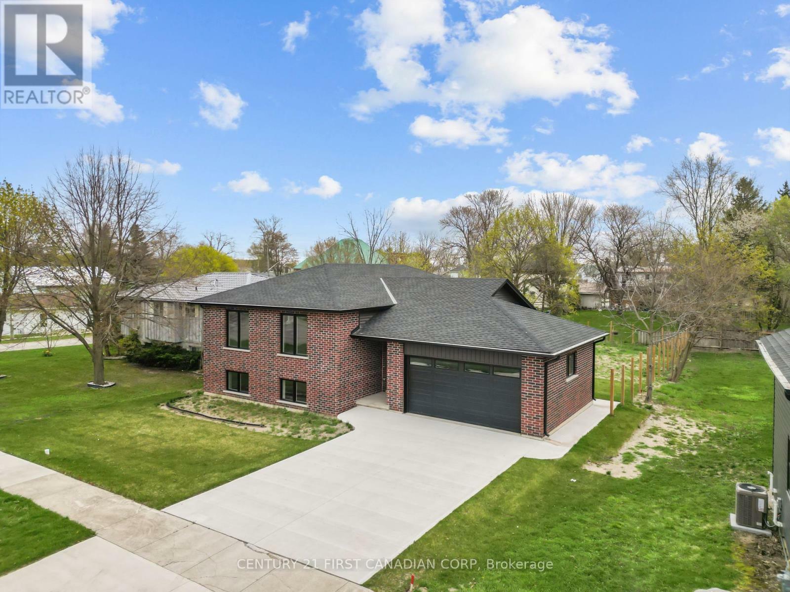 Photo de la propriété:  134 King Street  ON N0M 2L0 