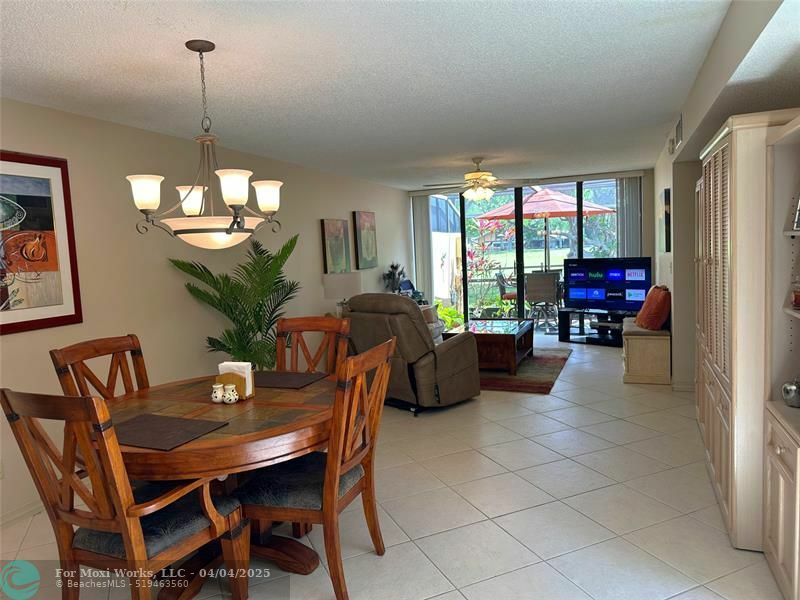 Property Photo: 1421 E Golfview Dr 1421 FL 33026
