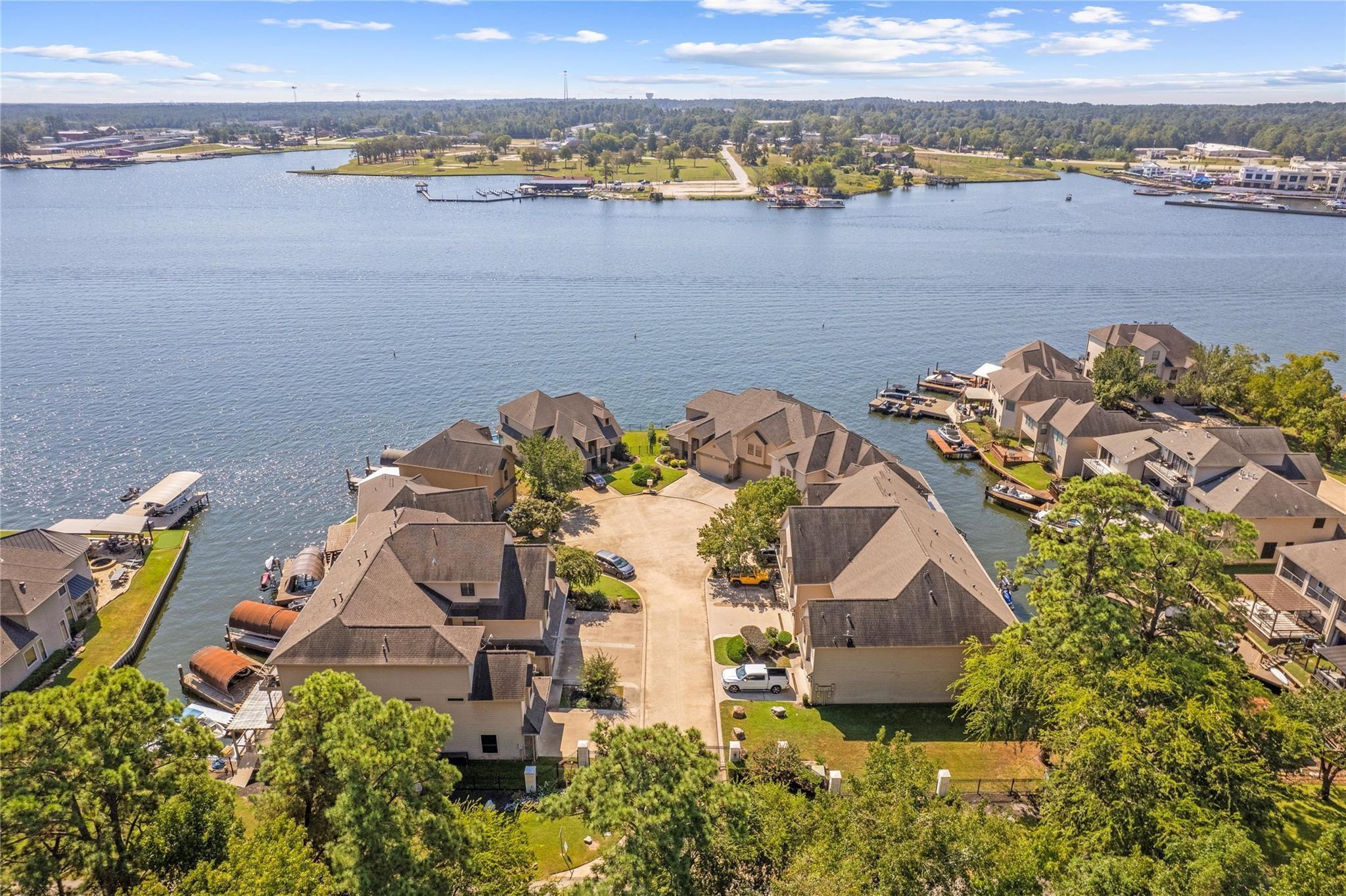 Property Photo: 356 Old Aqua Landing W TX 77356