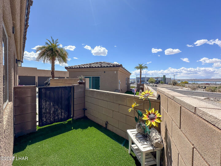 Property Photo:  490 Lake Havasu Ave B  AZ 86403 