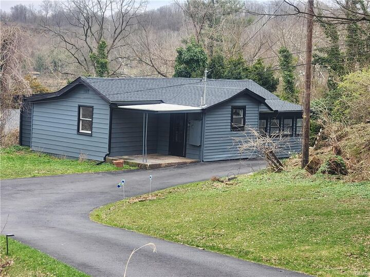 1858 South Delaware Drive  Williams Twp PA 18042 photo