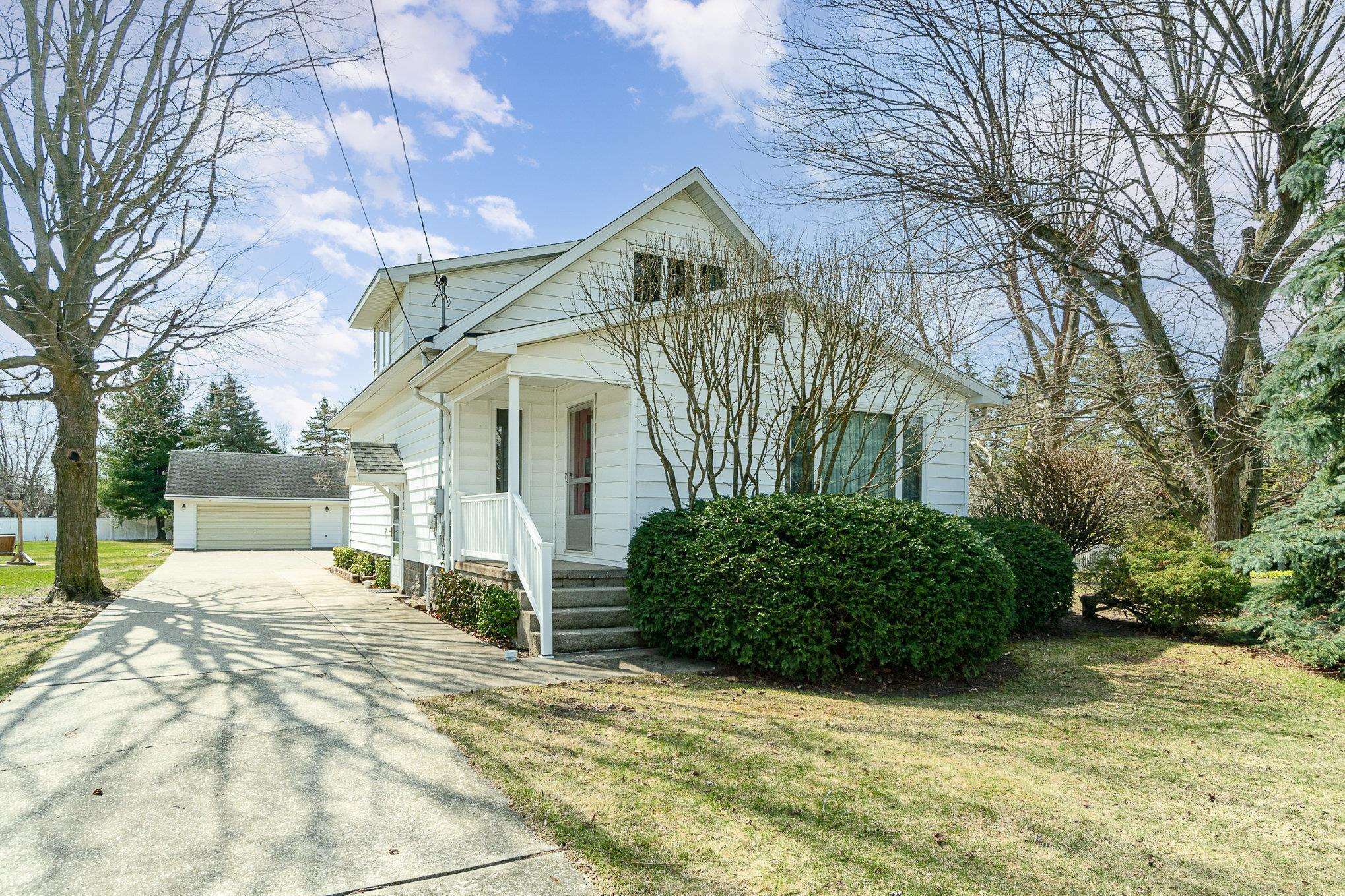 Property Photo: 1173 W Midland MI 48611